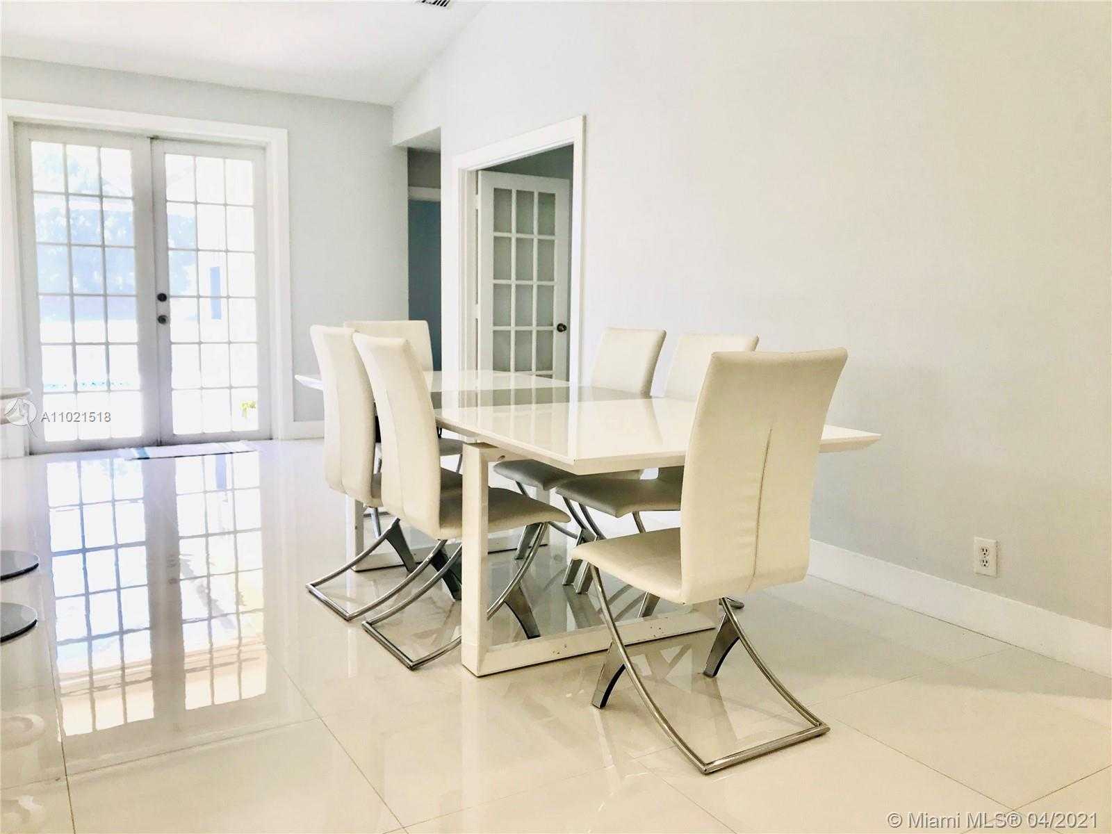 Small Image of 848 SAVANNAH FALLS DR #848, Weston Number 16