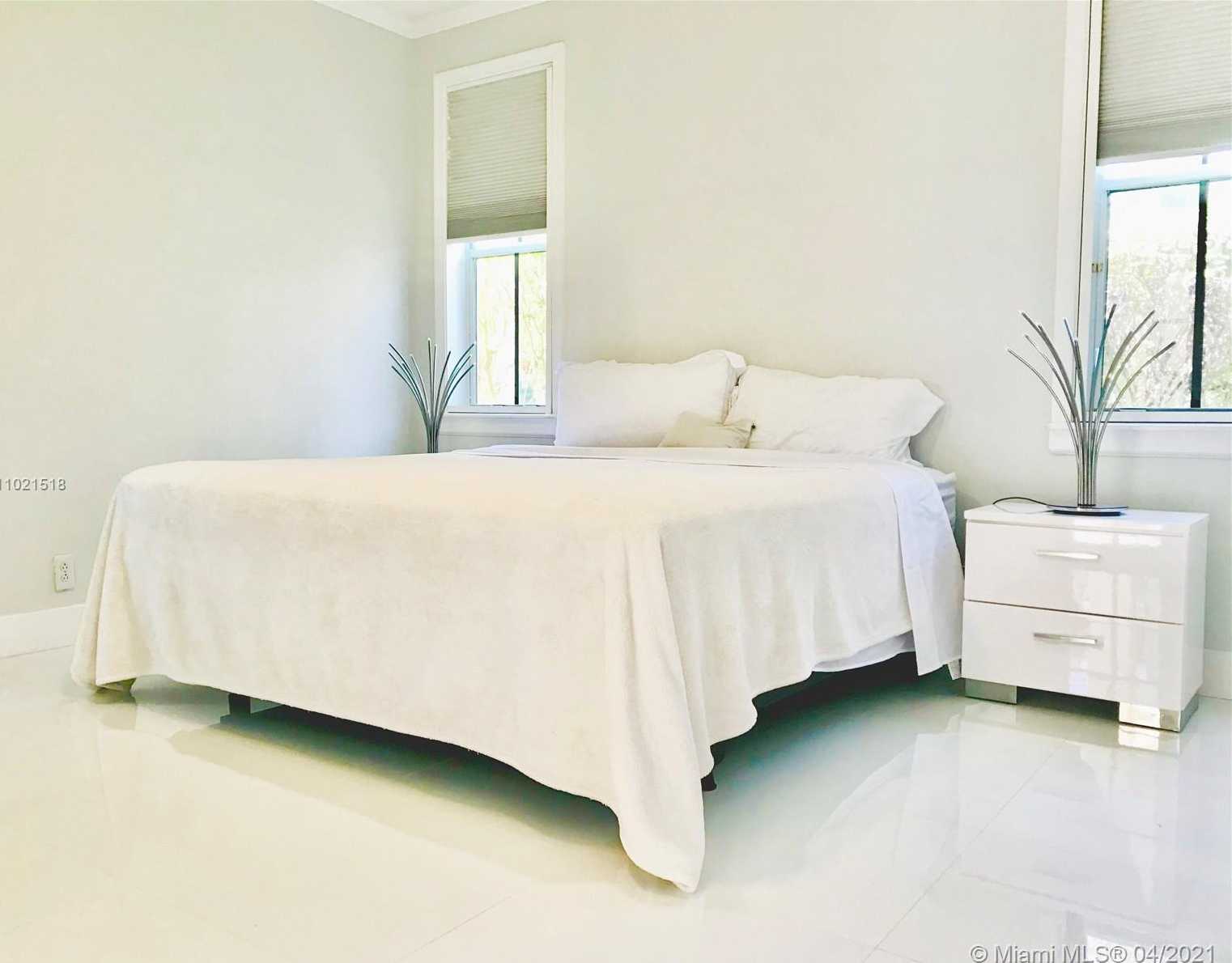 Small Image of 848 SAVANNAH FALLS DR #848, Weston Number 18