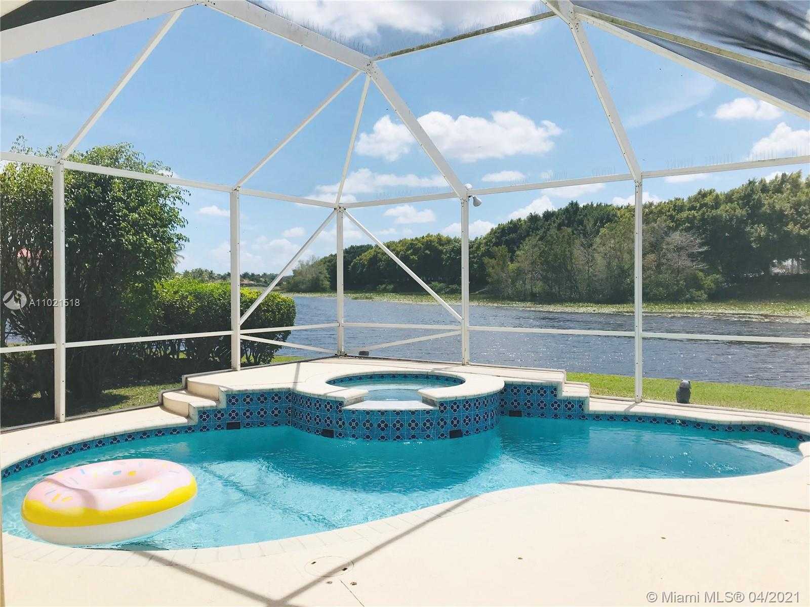 Small Image of 848 SAVANNAH FALLS DR #848, Weston Number 2