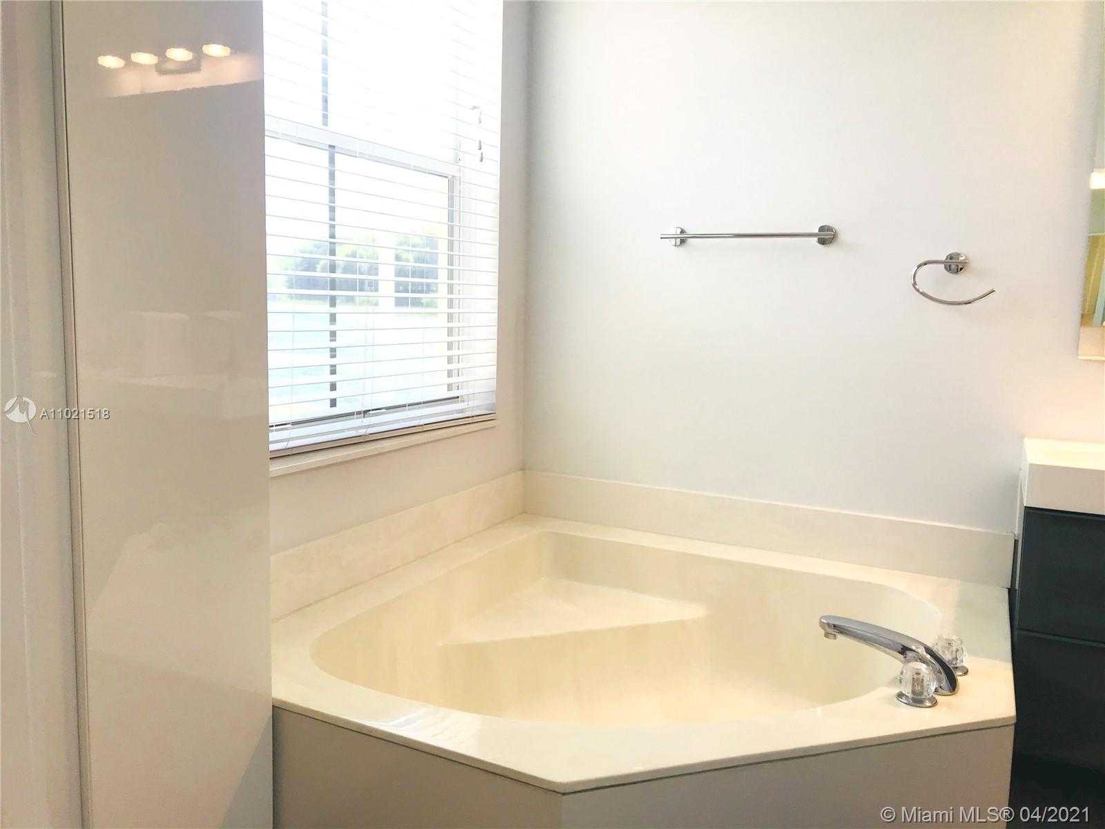 Small Image of 848 SAVANNAH FALLS DR #848, Weston Number 20
