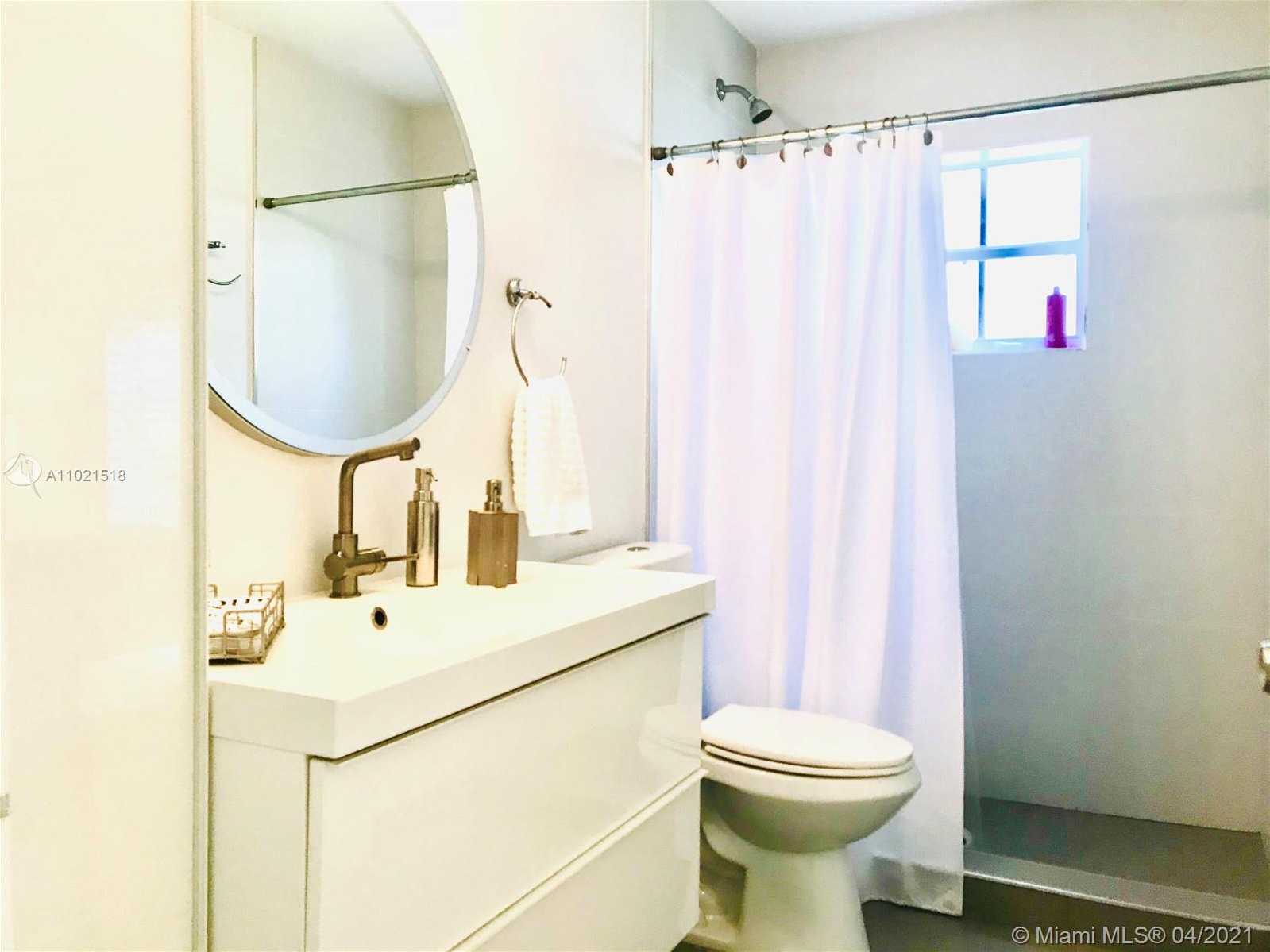 Small Image of 848 SAVANNAH FALLS DR #848, Weston Number 24