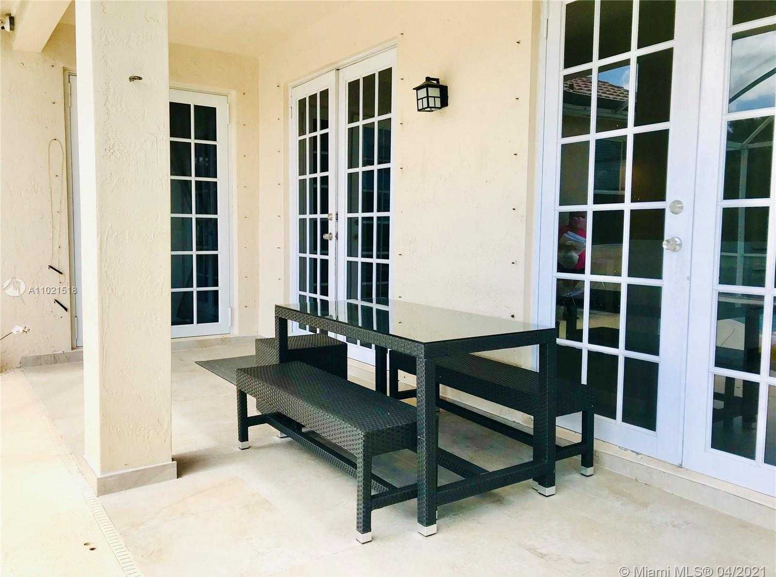 Small Image of 848 SAVANNAH FALLS DR #848, Weston Number 26