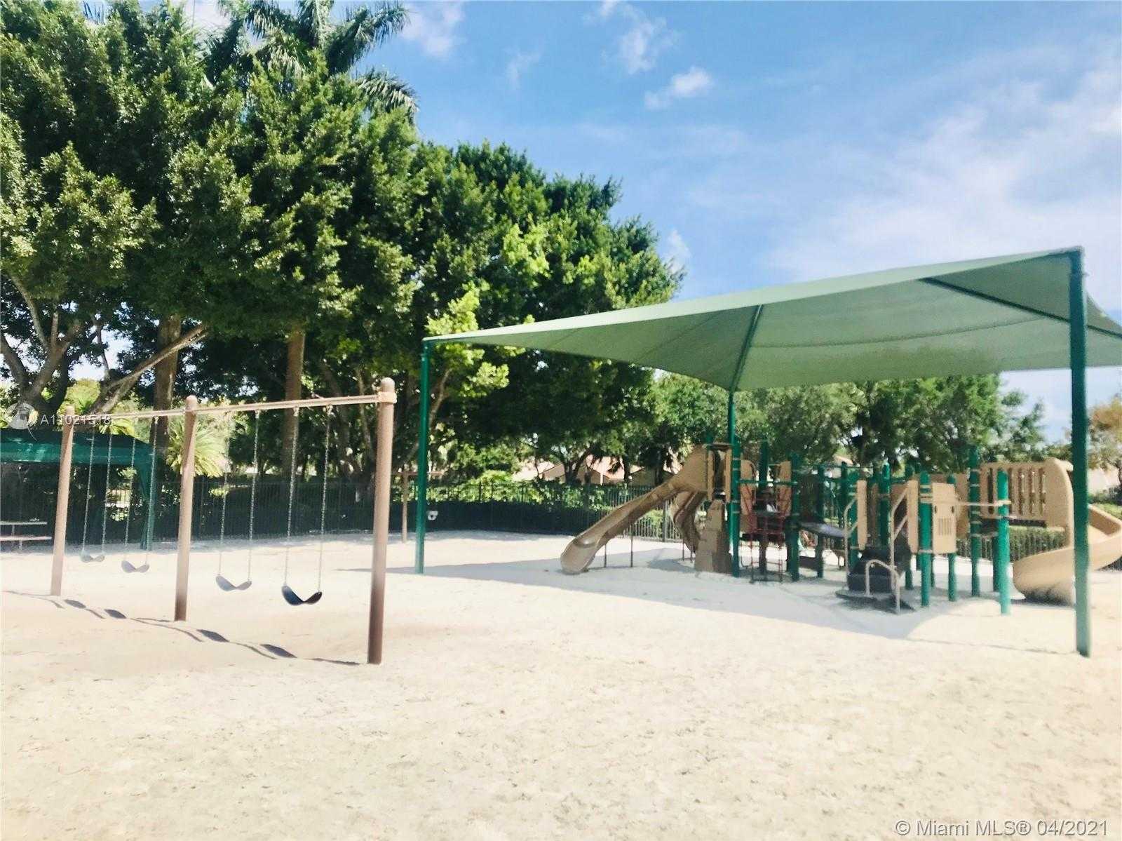 Small Image of 848 SAVANNAH FALLS DR #848, Weston Number 36