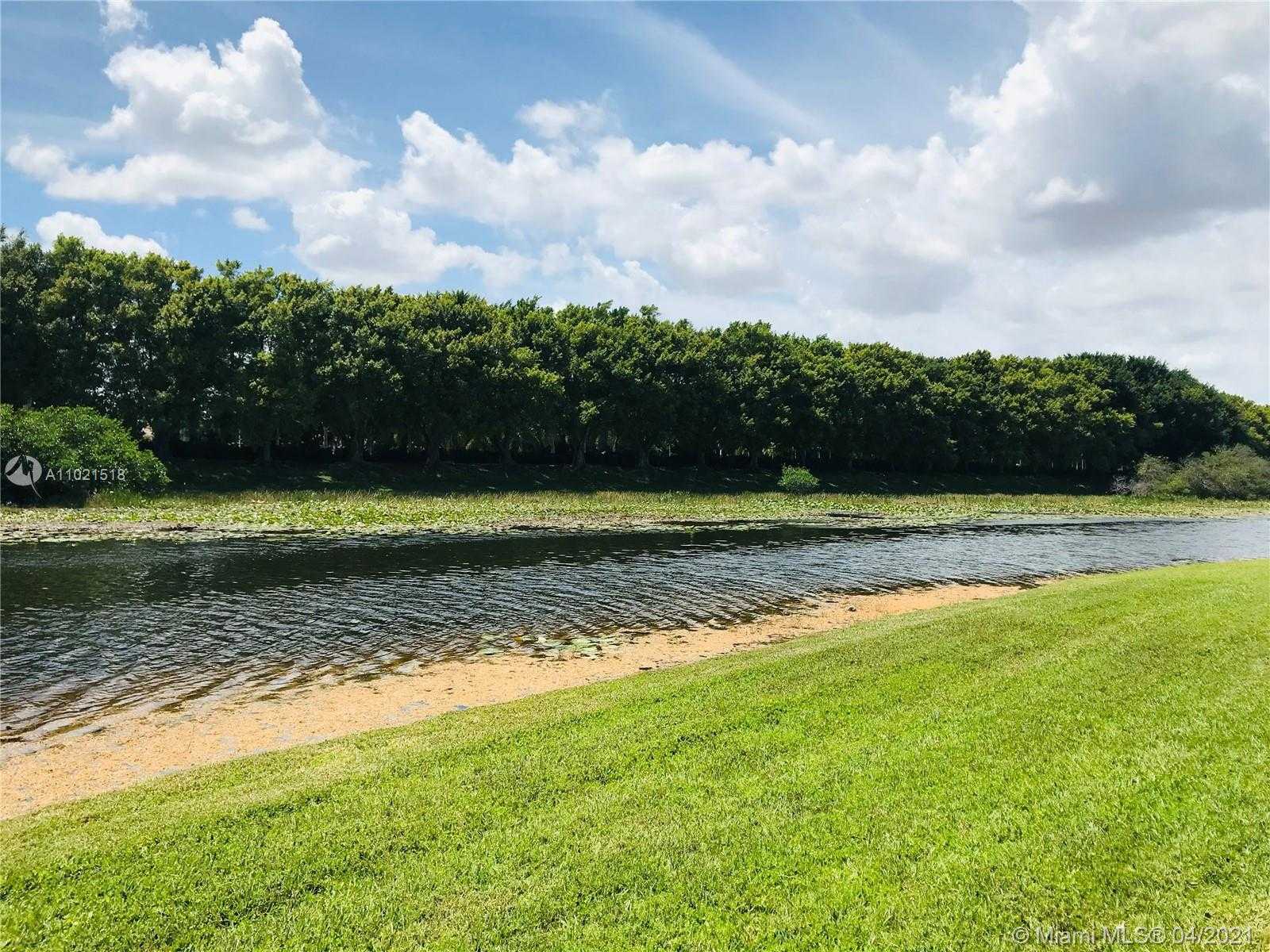 Small Image of 848 SAVANNAH FALLS DR #848, Weston Number 39