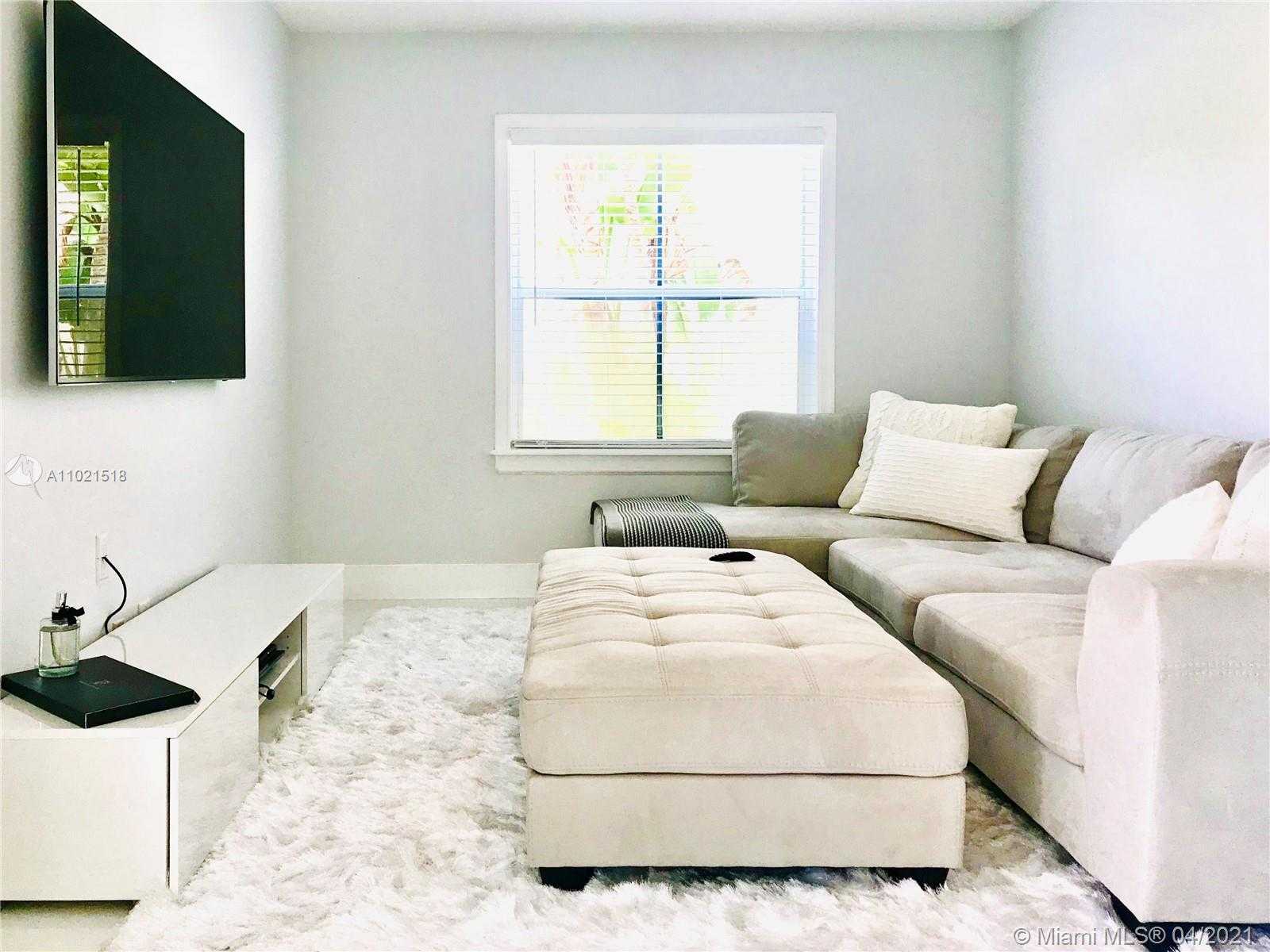 Small Image of 848 SAVANNAH FALLS DR #848, Weston Number 5