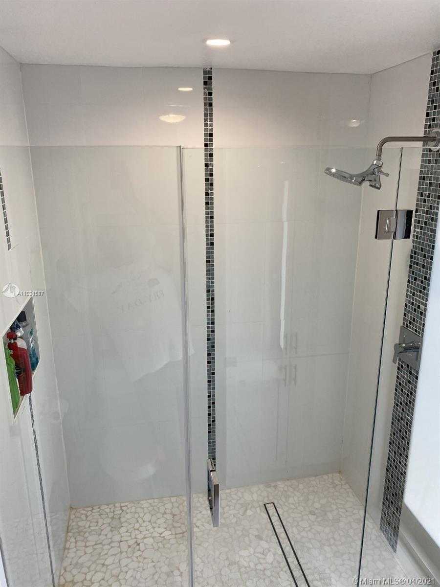 Small Image of 8671 GATEHOUSE RD, Plantation Number 16