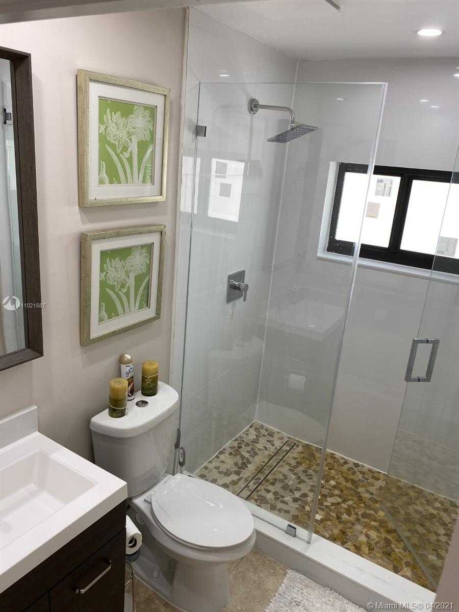 Small Image of 8671 GATEHOUSE RD, Plantation Number 19