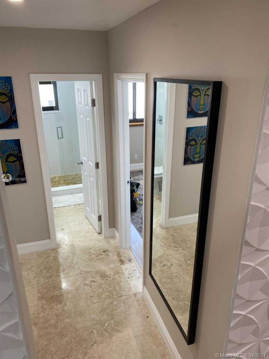 Small Image of 8671 GATEHOUSE RD, Plantation Number 22