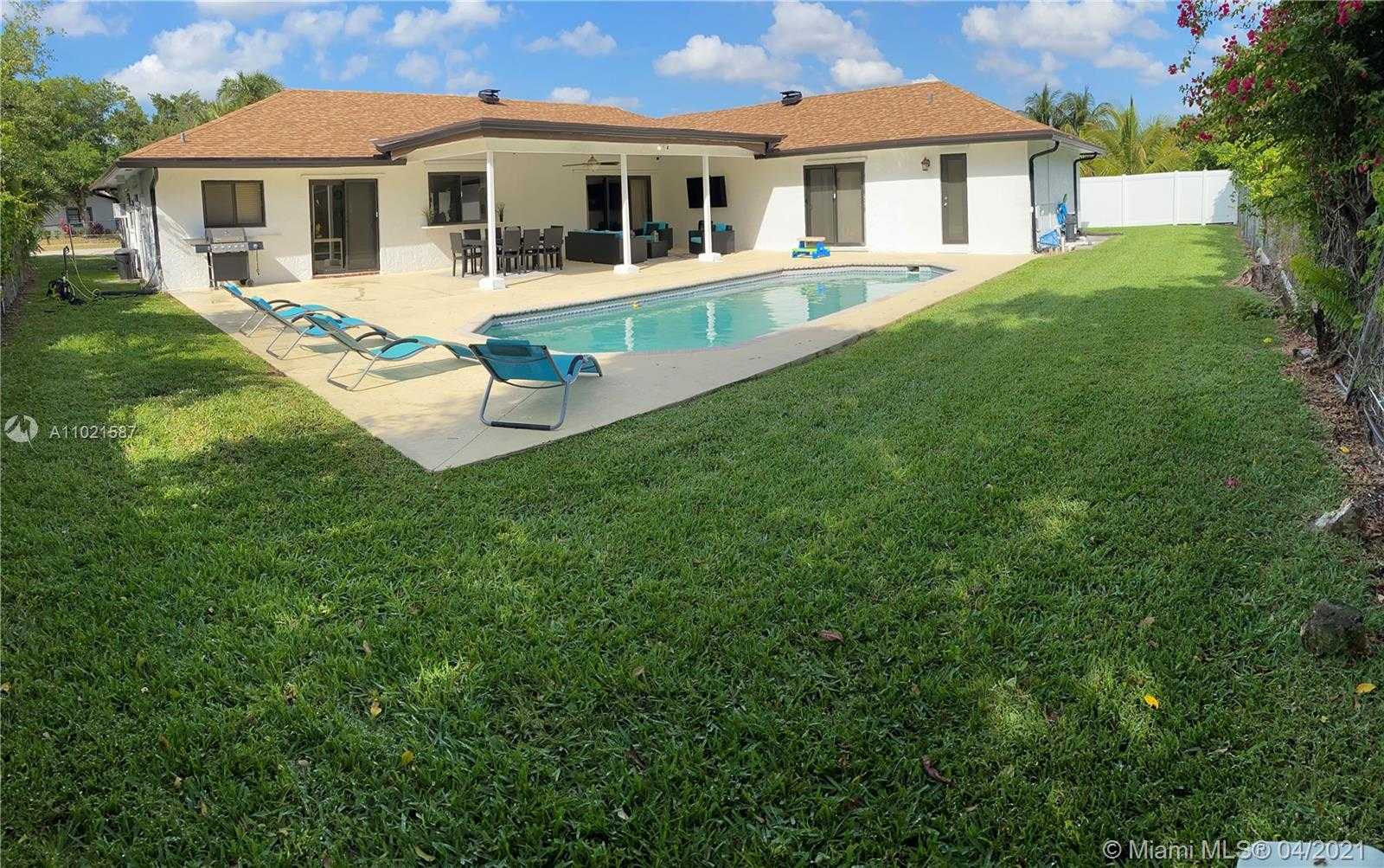 Small Image of 8671 GATEHOUSE RD, Plantation Number 29