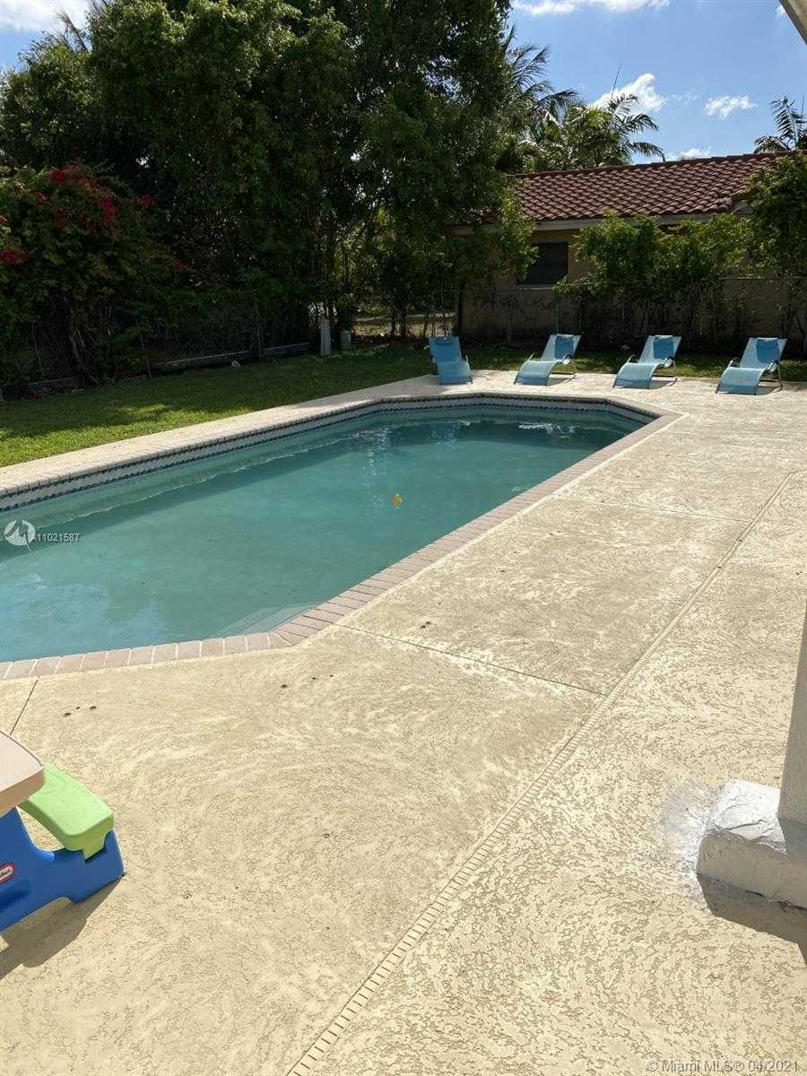 Small Image of 8671 GATEHOUSE RD, Plantation Number 34