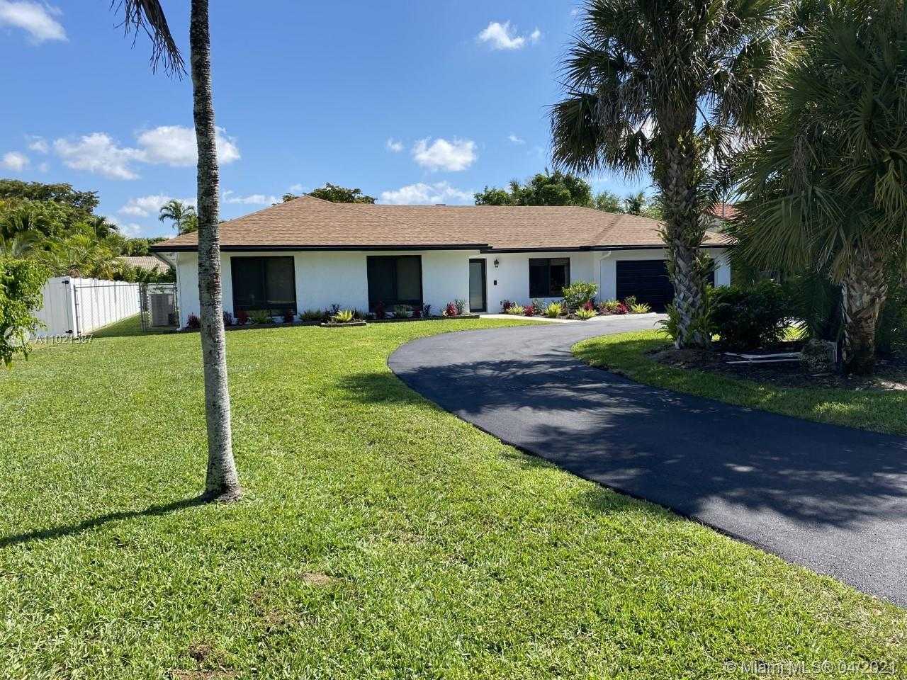 Small Image of 8671 GATEHOUSE RD, Plantation Number 35