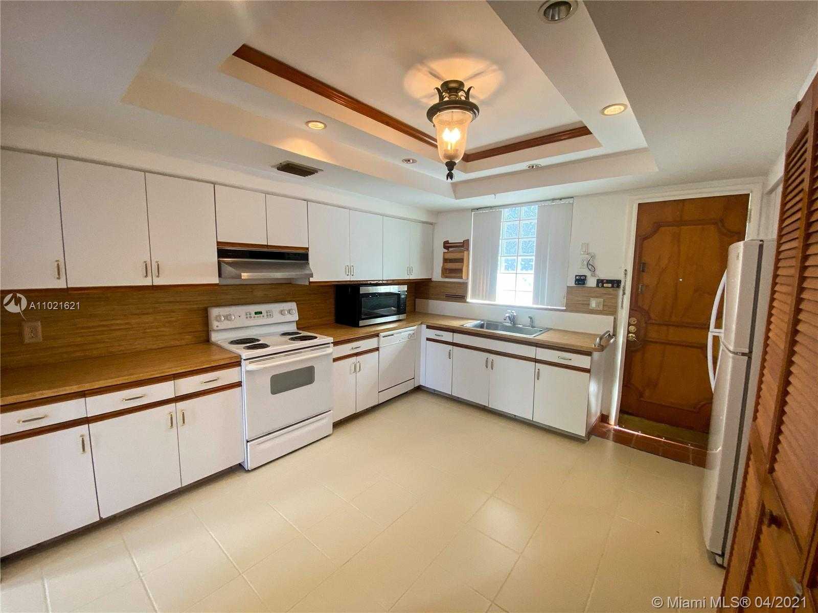 Small Image of 9761 WEST BAY HARBOR DR #9771, Bay Harbor Islands Number 14