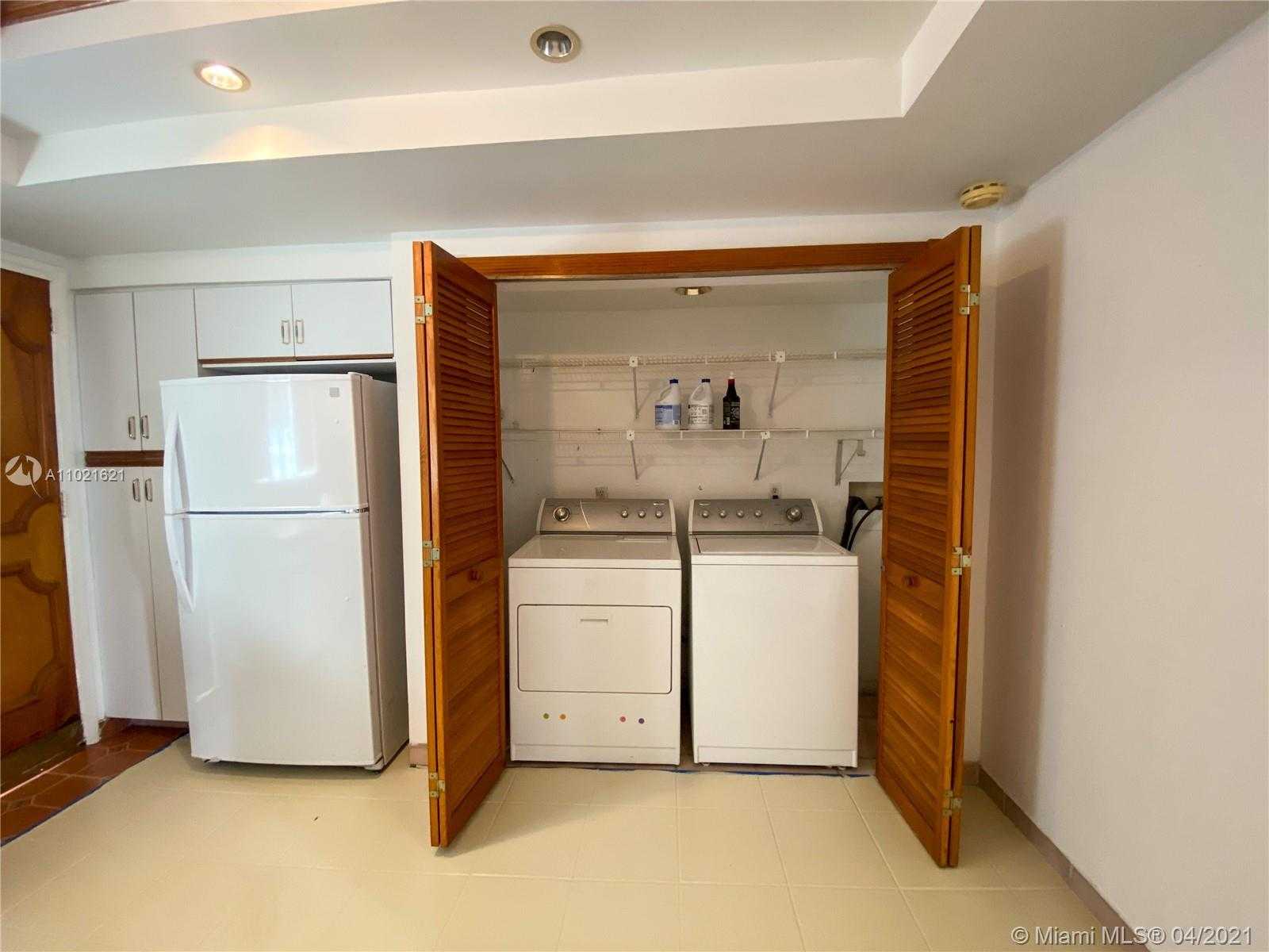 Small Image of 9761 WEST BAY HARBOR DR #9771, Bay Harbor Islands Number 15