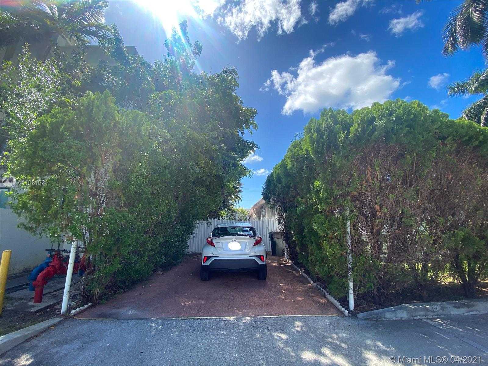 Small Image of 9761 WEST BAY HARBOR DR #9771, Bay Harbor Islands Number 17