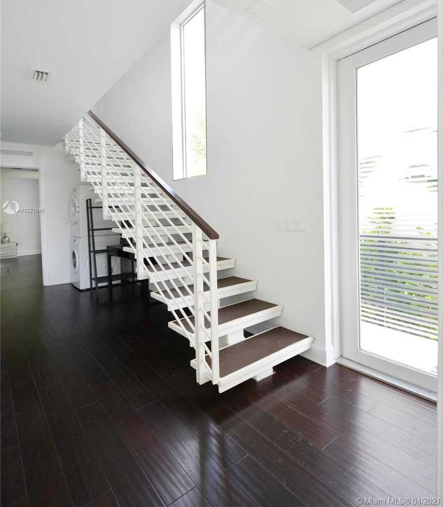 Small Image of 1410 EUCLID AVE #A, Miami Beach Number 3