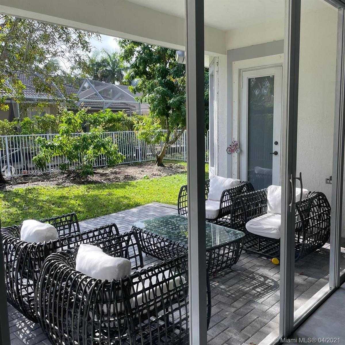 Small Image of 1868 HARBOR VIEW CIR, Weston Number 5