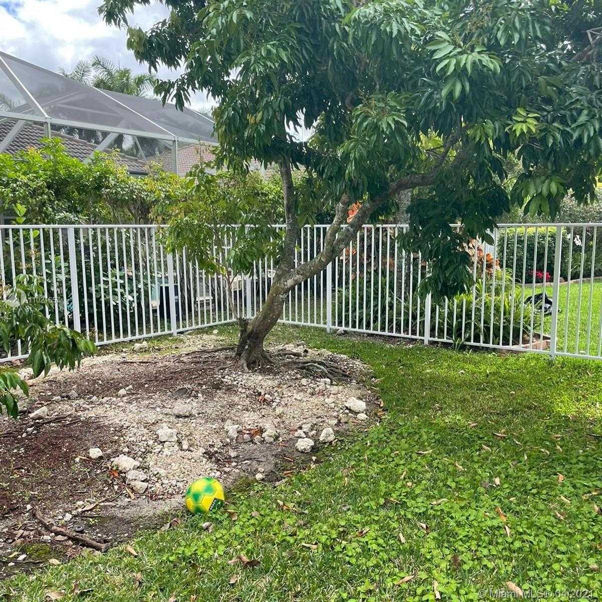 Small Image of 1868 HARBOR VIEW CIR, Weston Number 6