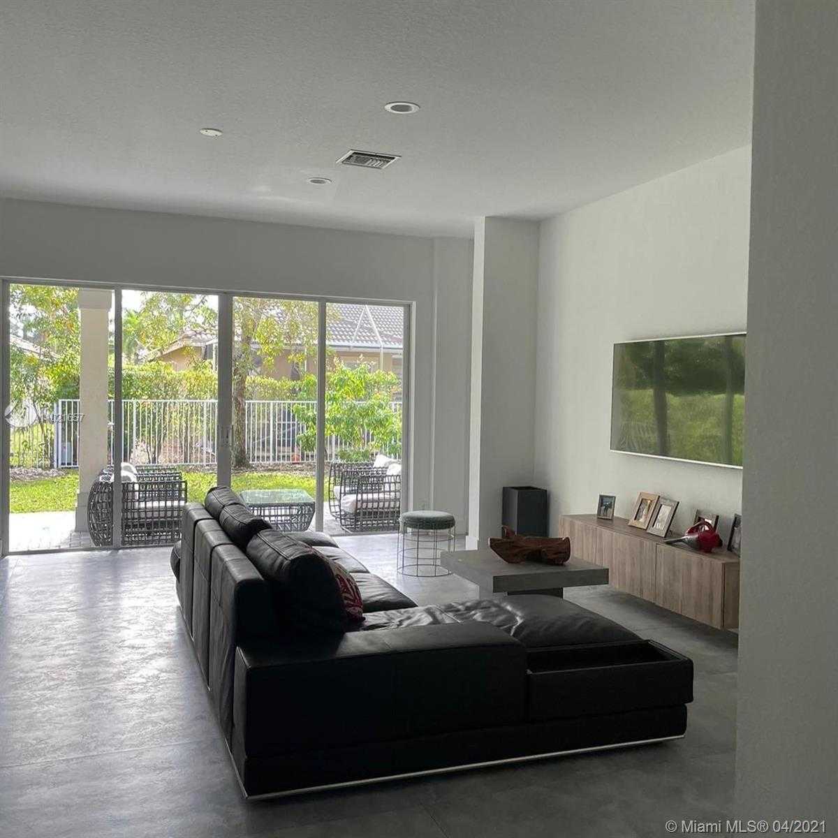 Small Image of 1868 HARBOR VIEW CIR, Weston Number 8