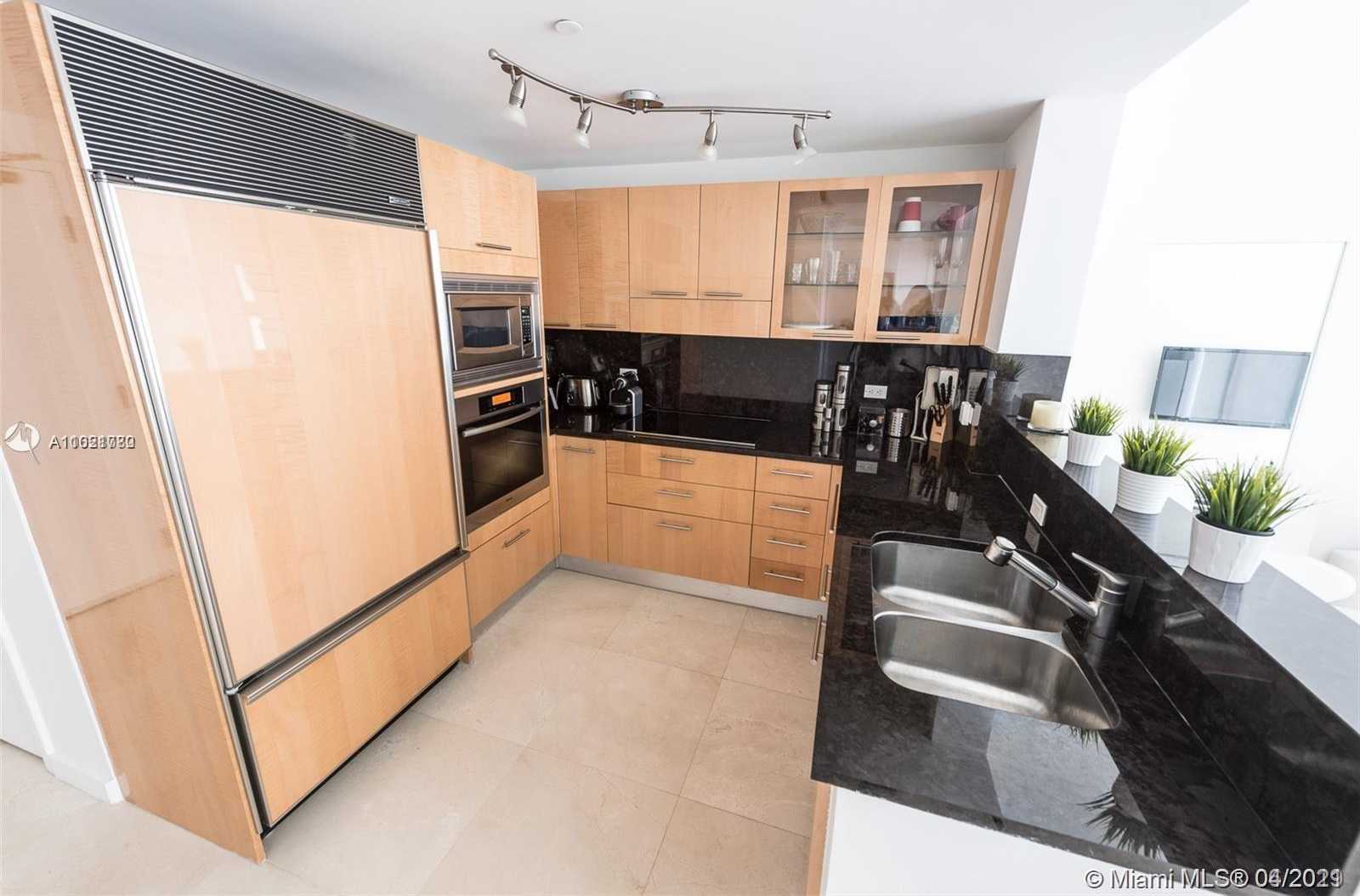 Small Image of 6799 COLLINS AVE #601, Miami Beach Number 4
