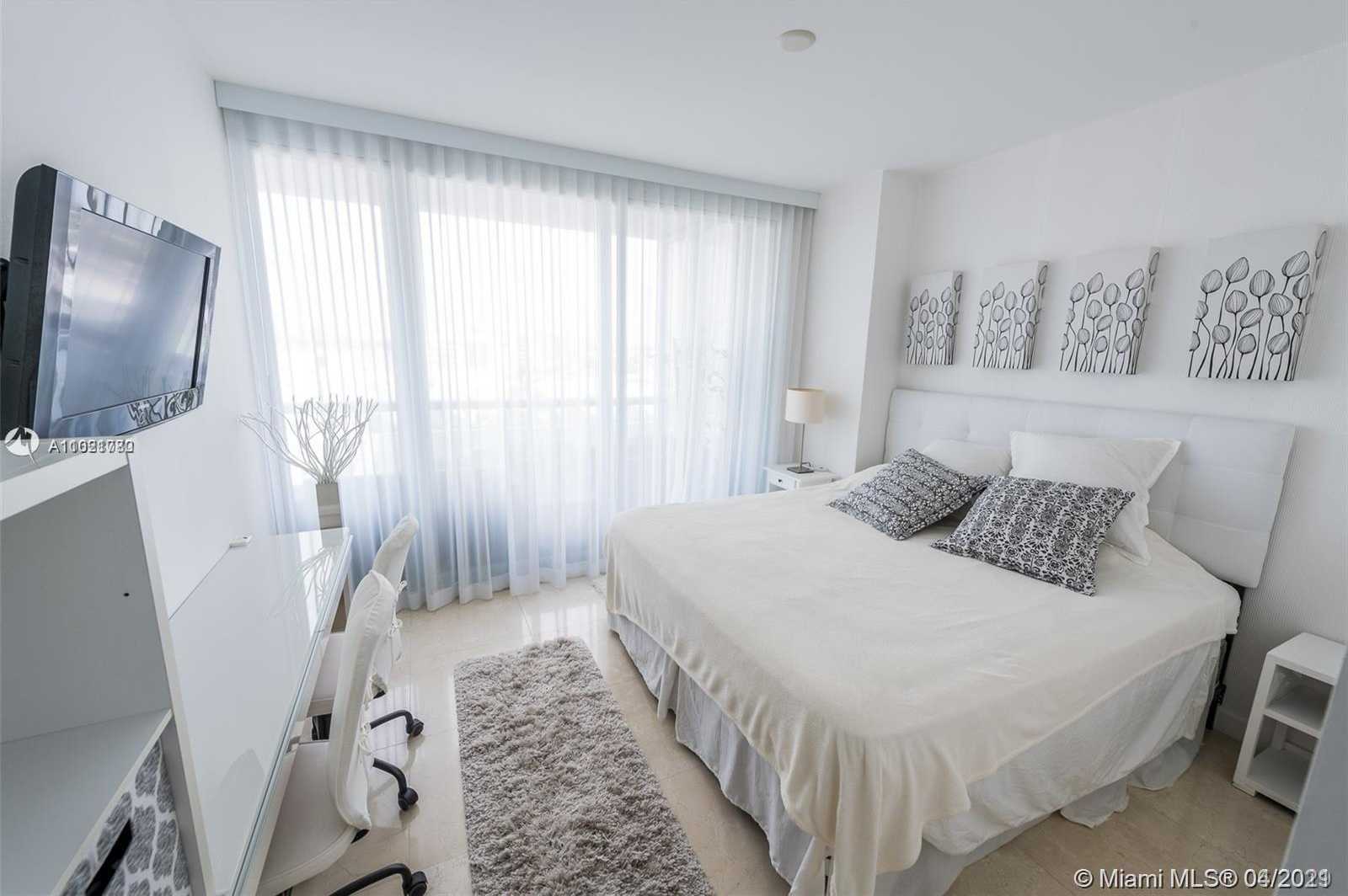 Small Image of 6799 COLLINS AVE #601, Miami Beach Number 9