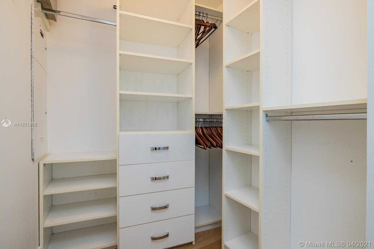 Small Image of 475 BRICKELL AVE #2313, Miami Number 23