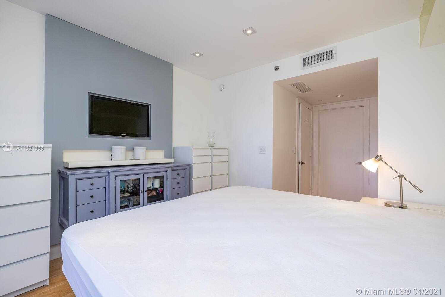 Small Image of 475 BRICKELL AVE #2313, Miami Number 26
