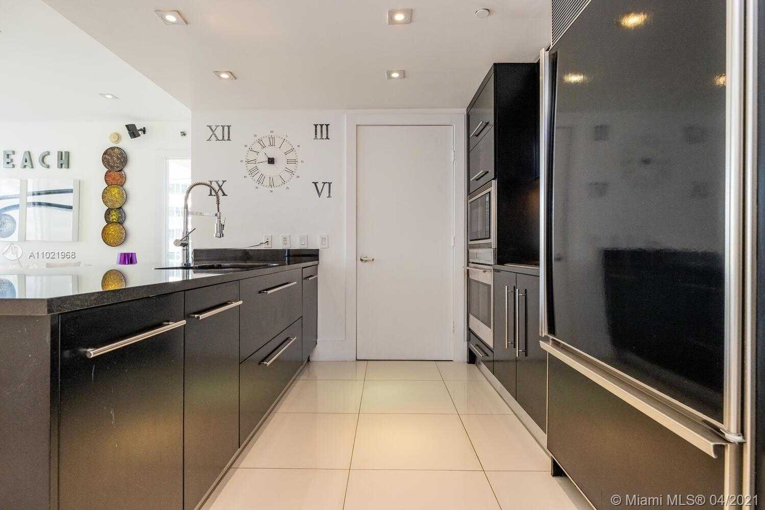 Small Image of 475 BRICKELL AVE #2313, Miami Number 6