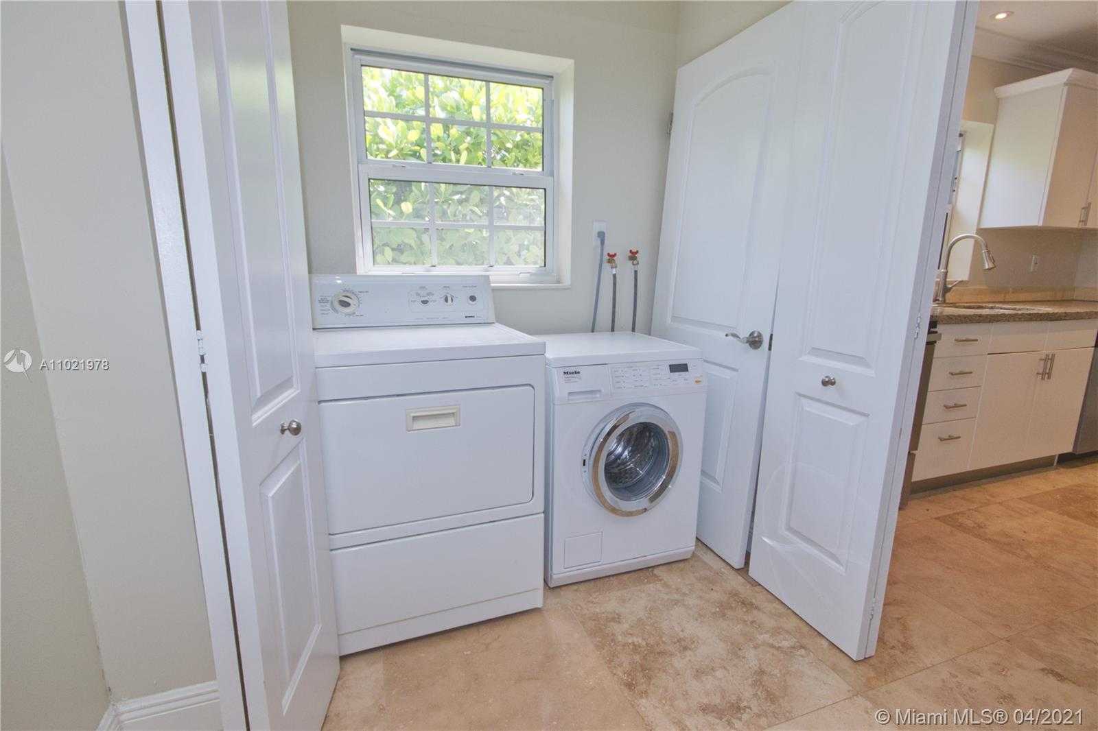 Small Image of 9164 EMERSON AVE, Surfside Number 10