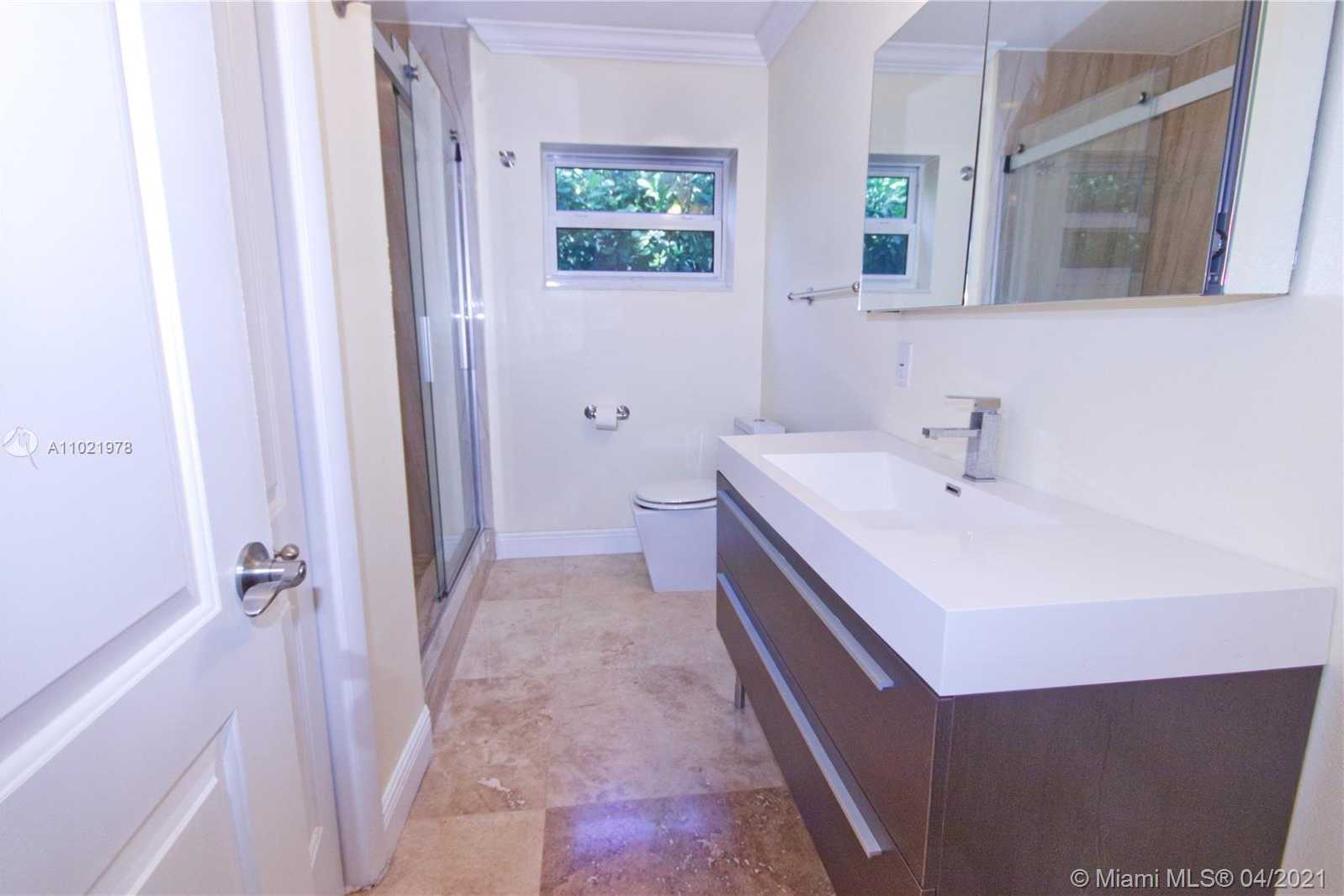 Small Image of 9164 EMERSON AVE, Surfside Number 2