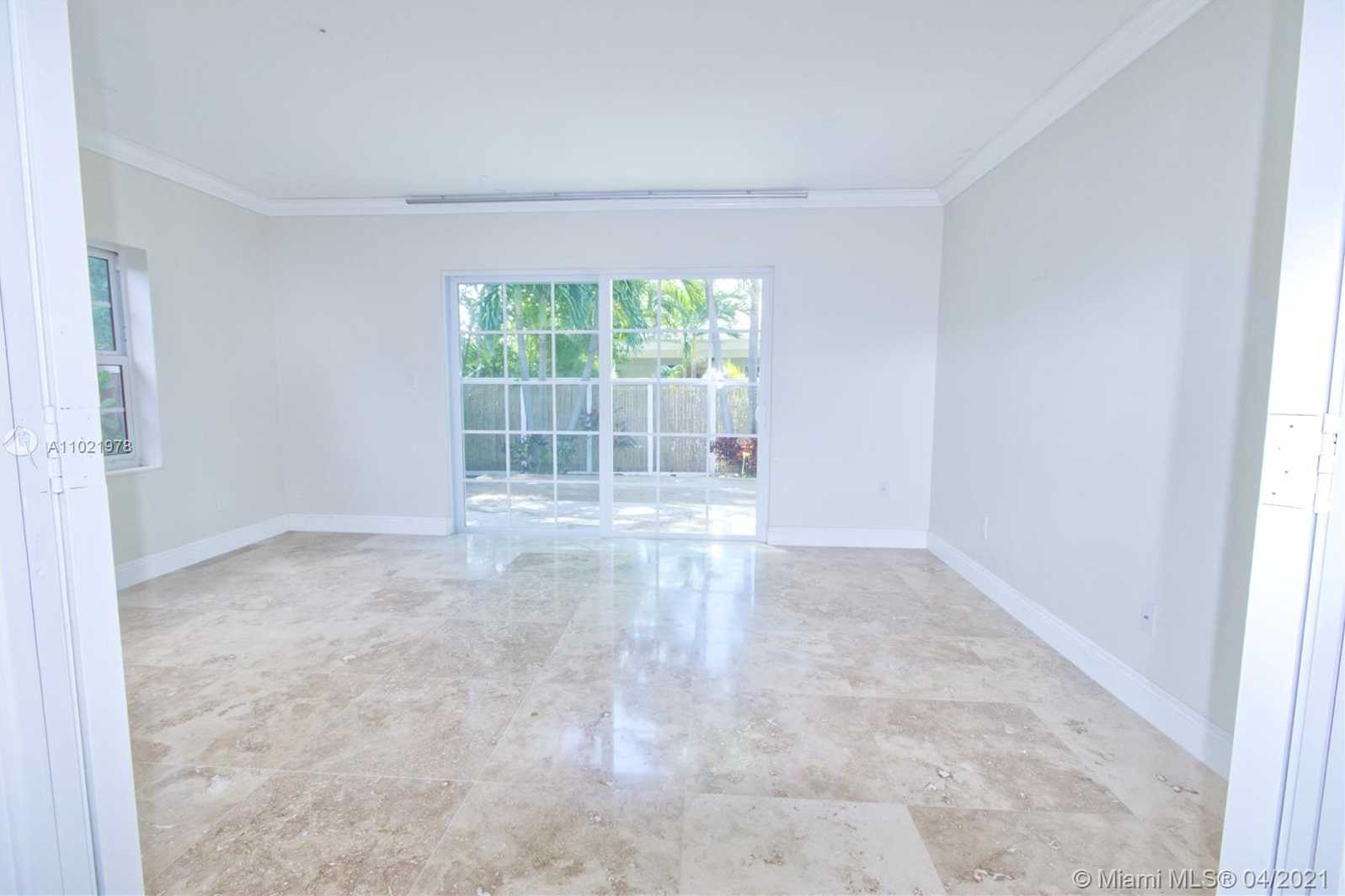 Small Image of 9164 EMERSON AVE, Surfside Number 6