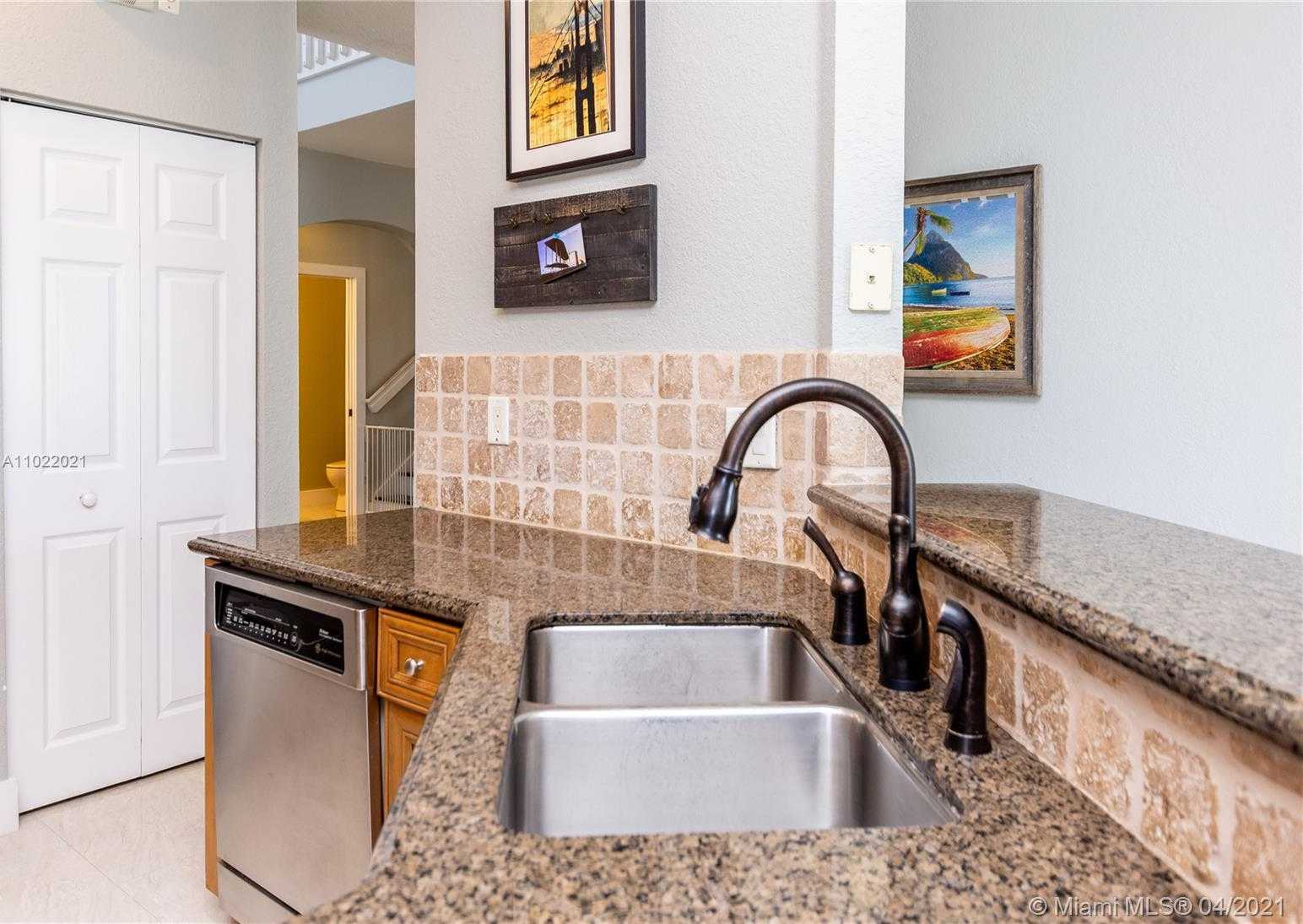 Small Image of 980 GOLDEN CANE DR, Weston Number 12