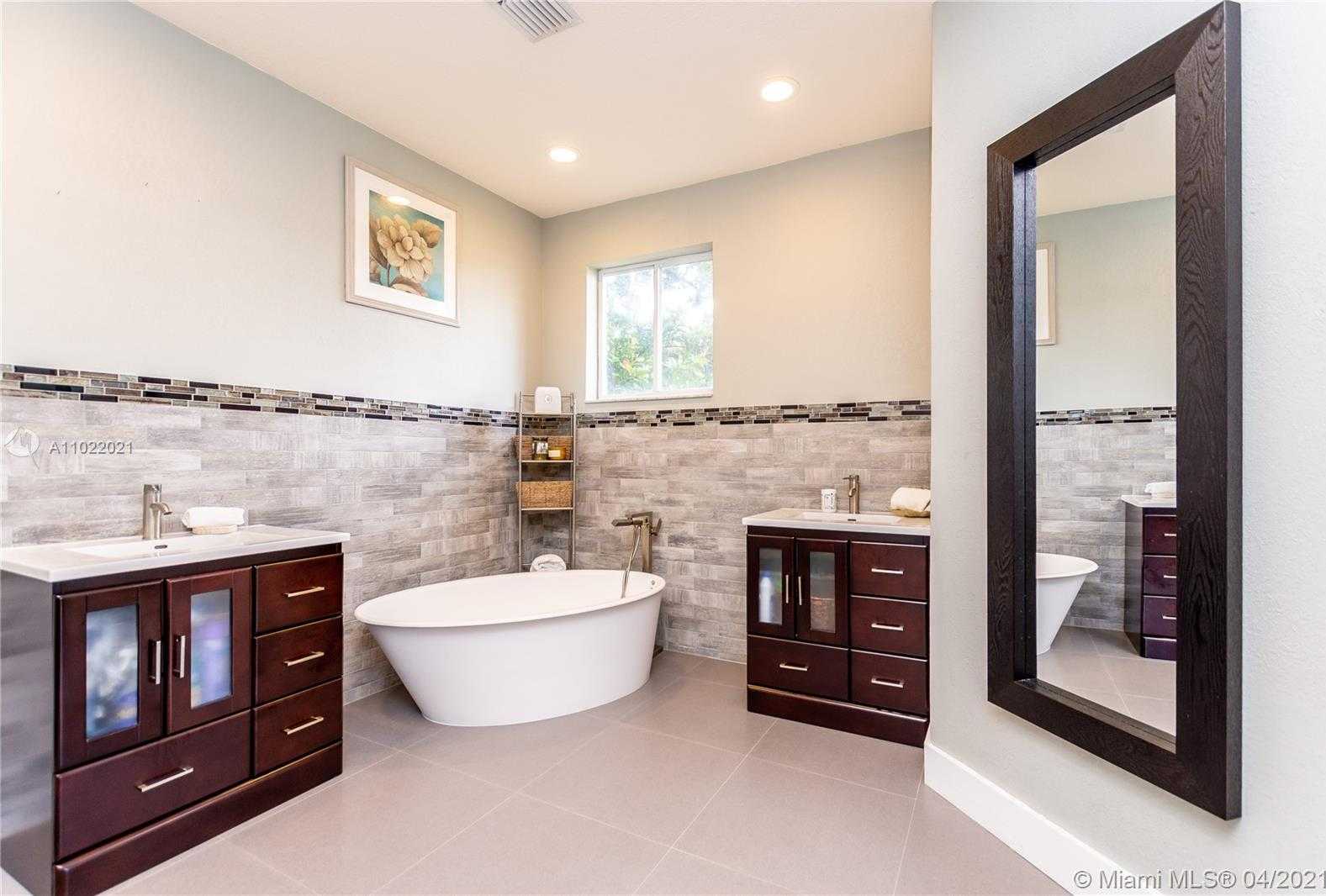 Small Image of 980 GOLDEN CANE DR, Weston Number 19