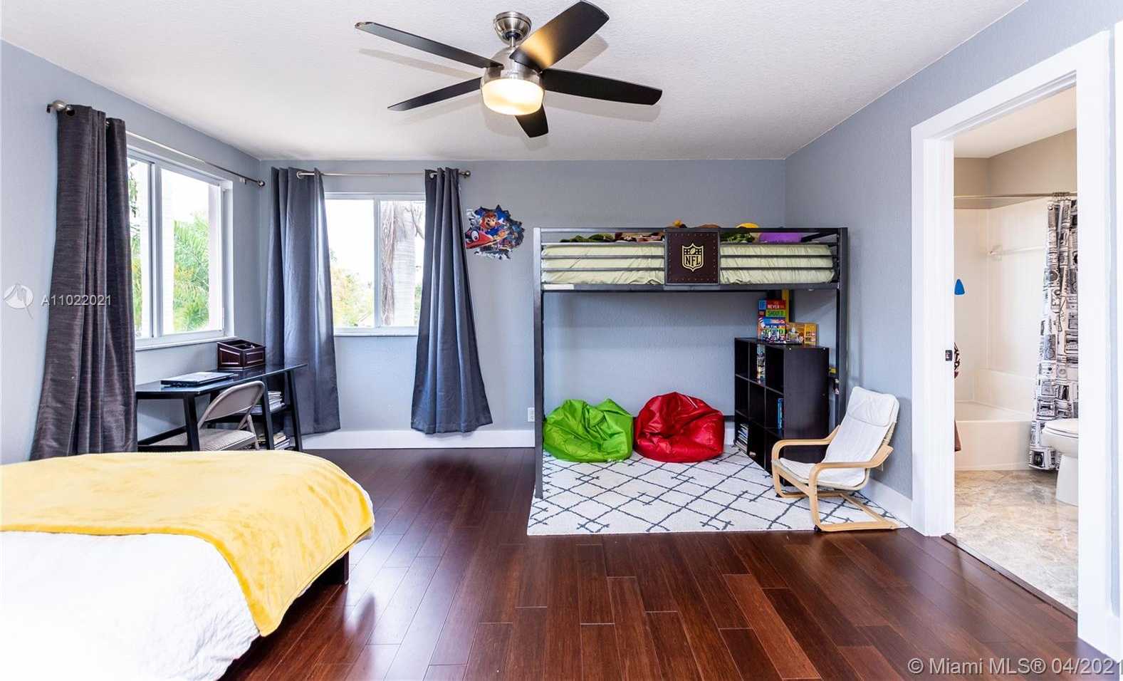 Small Image of 980 GOLDEN CANE DR, Weston Number 23