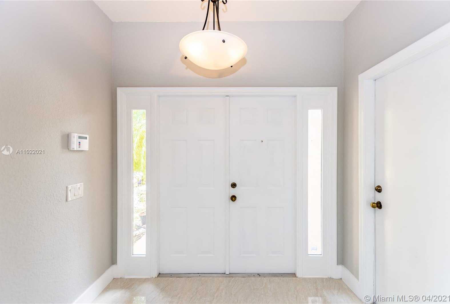 Small Image of 980 GOLDEN CANE DR, Weston Number 3
