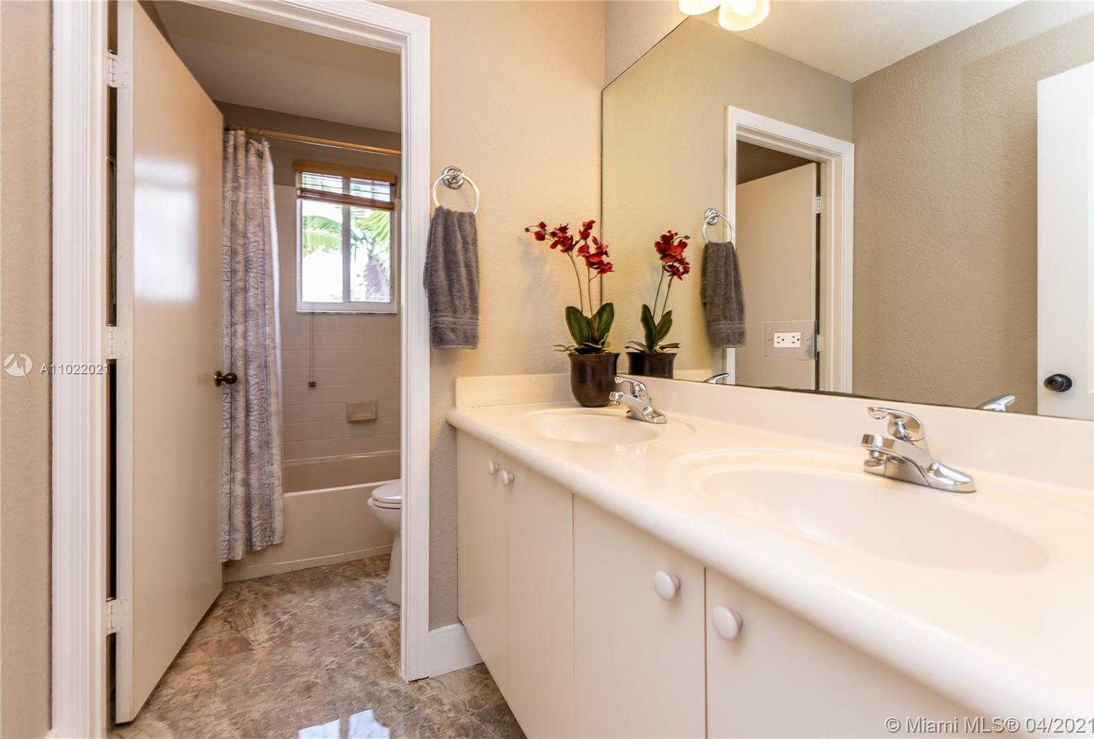 Small Image of 980 GOLDEN CANE DR, Weston Number 30