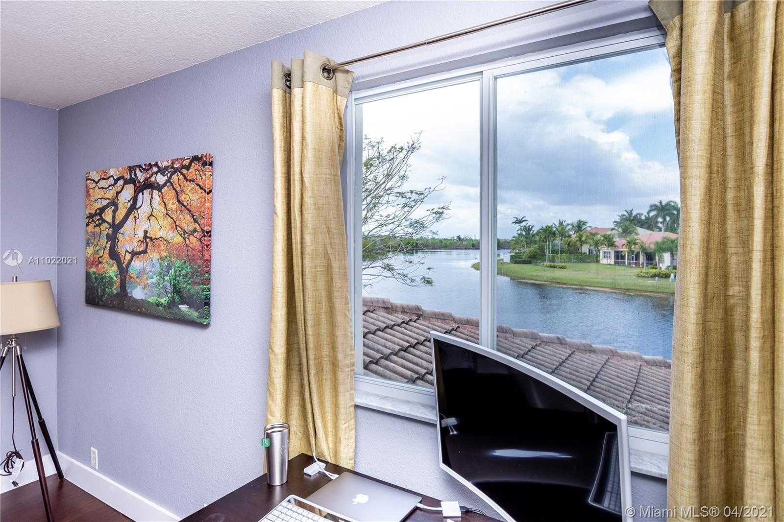 Small Image of 980 GOLDEN CANE DR, Weston Number 32
