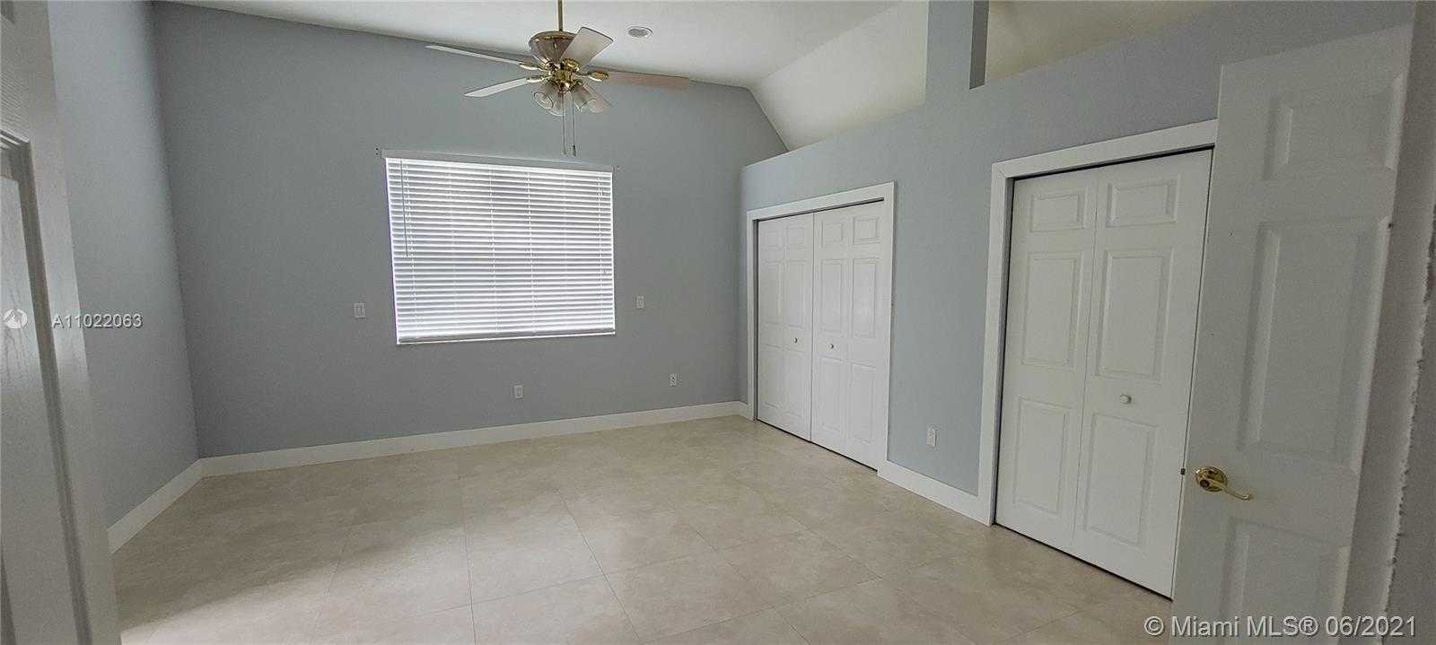 Small Image of 8079 SOUTH WEST 112TH ST, Miami Number 23