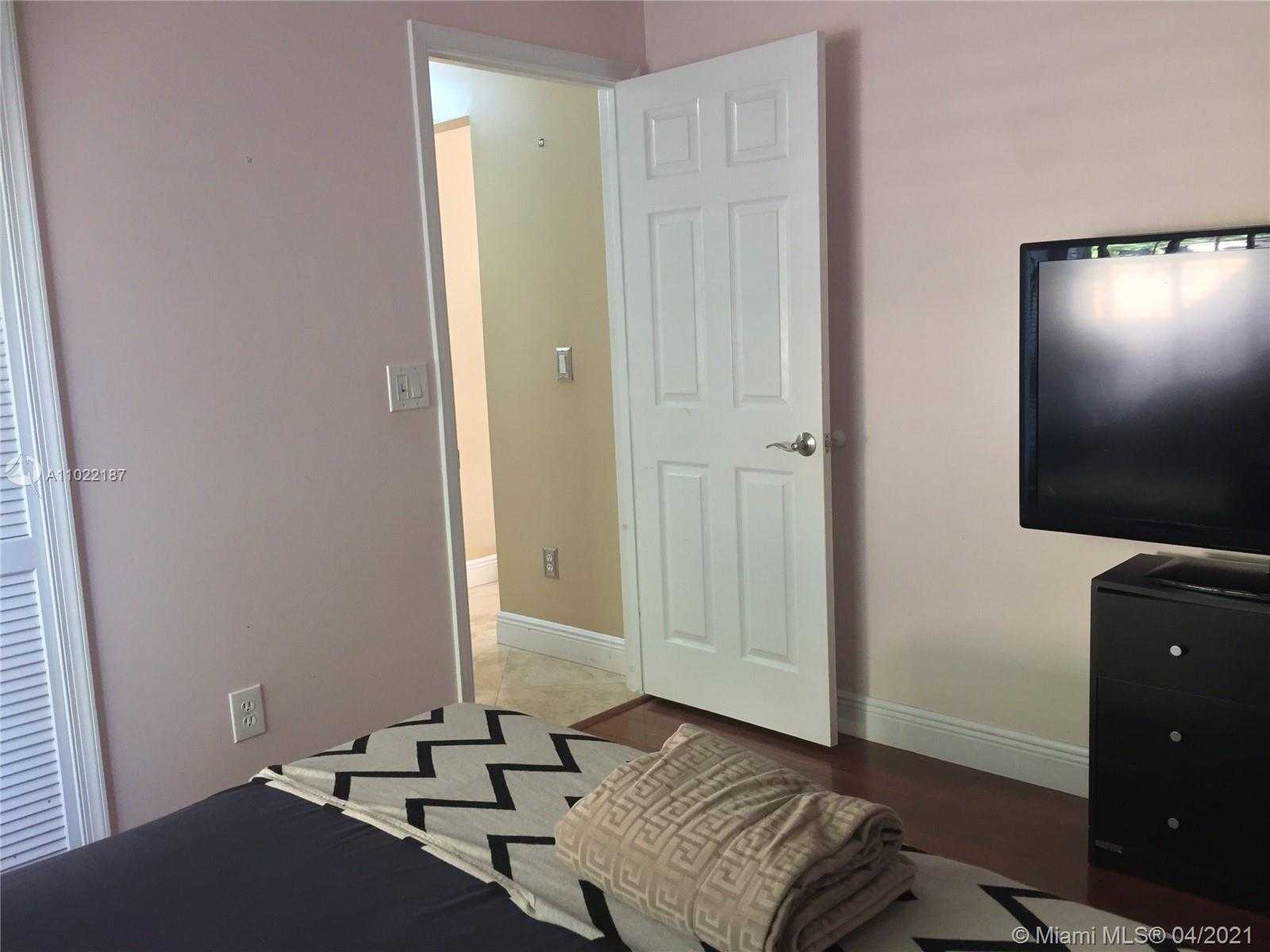 Small Image of 346 SOUTH WEST 191ST TER, Pembroke Pines Number 10
