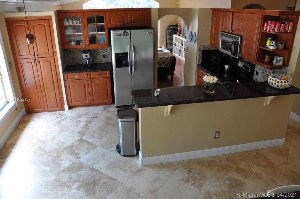 Small Image of 346 SOUTH WEST 191ST TER, Pembroke Pines Number 8