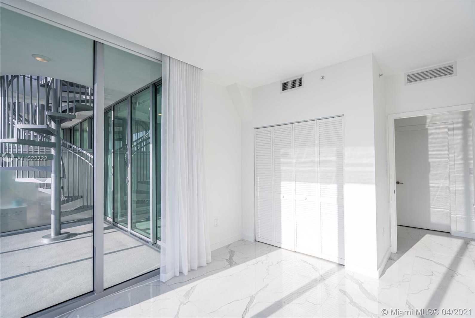 Small Image of 8425 CRESPI BLVD #PH 502, Miami Beach Number 13