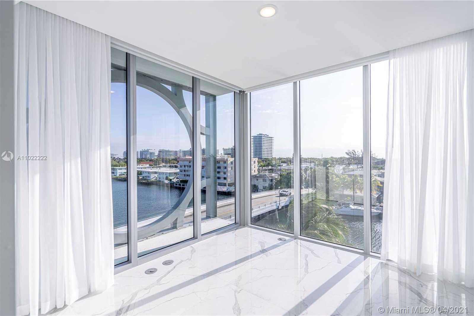 Small Image of 8425 CRESPI BLVD #PH 502, Miami Beach Number 14