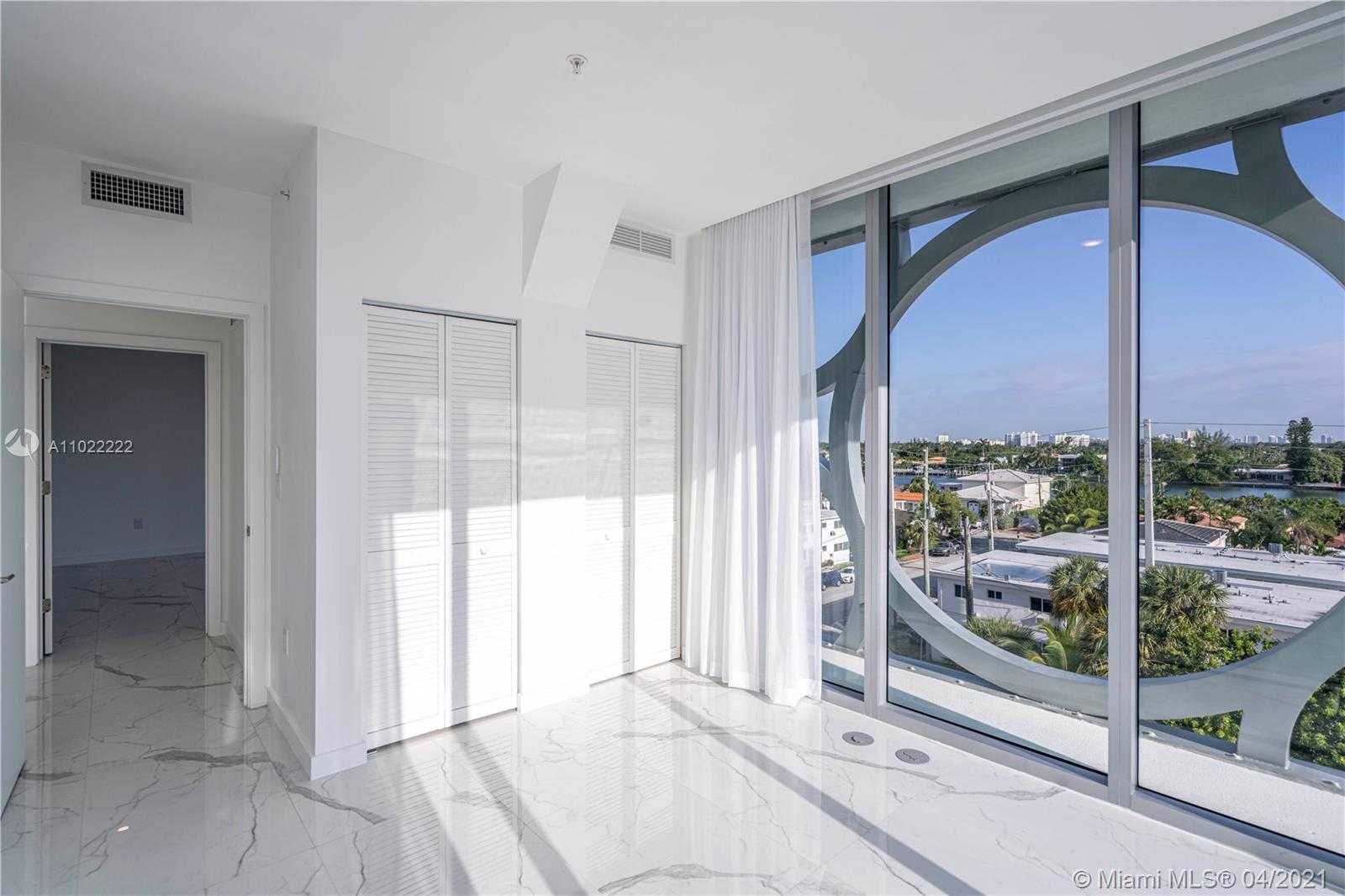 Small Image of 8425 CRESPI BLVD #PH 502, Miami Beach Number 15