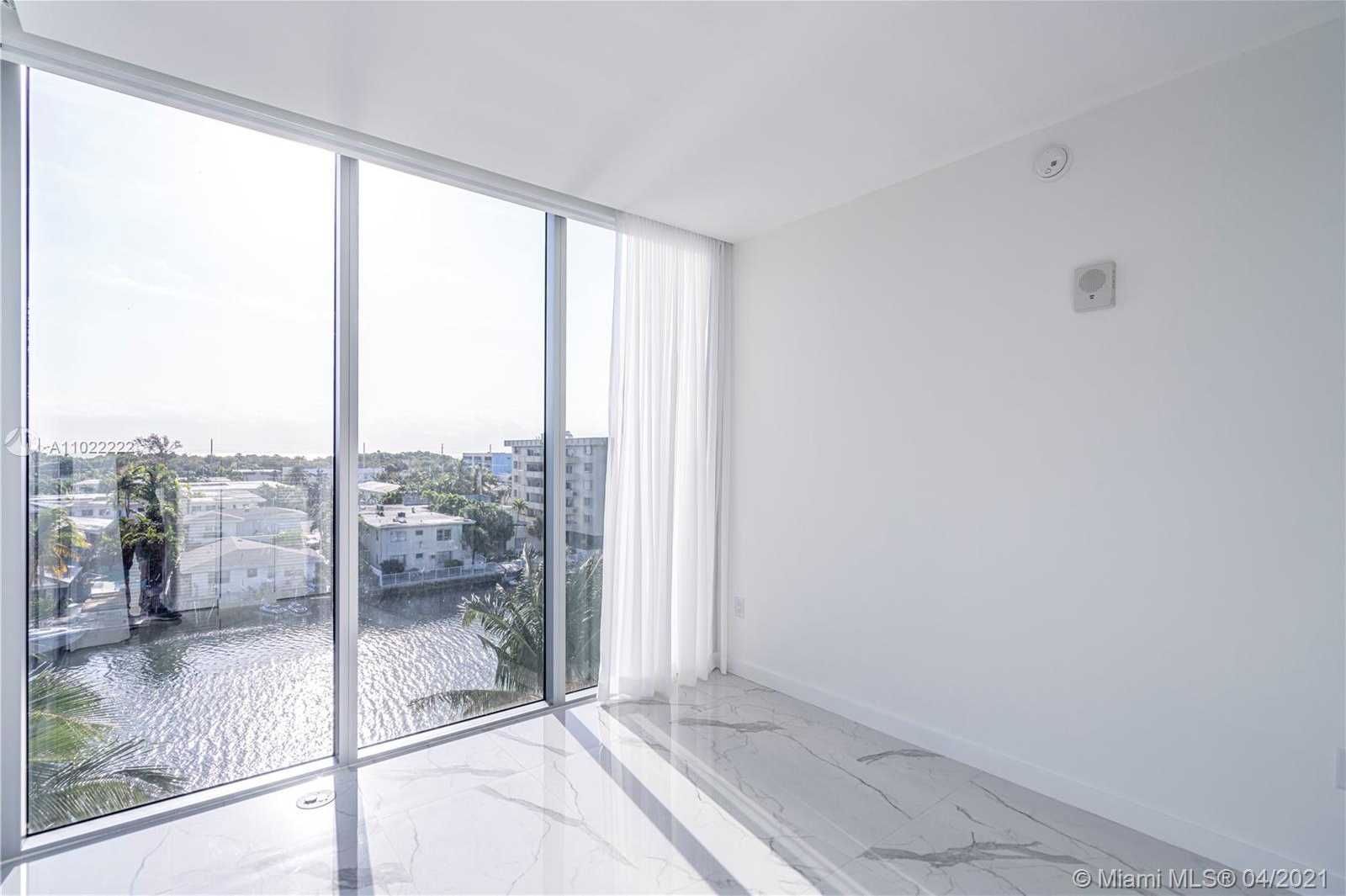 Small Image of 8425 CRESPI BLVD #PH 502, Miami Beach Number 17