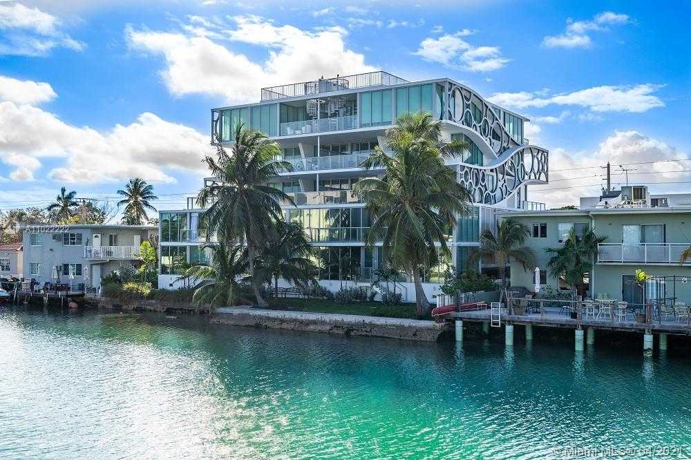 Small Image of 8425 CRESPI BLVD #PH 502, Miami Beach Number 2