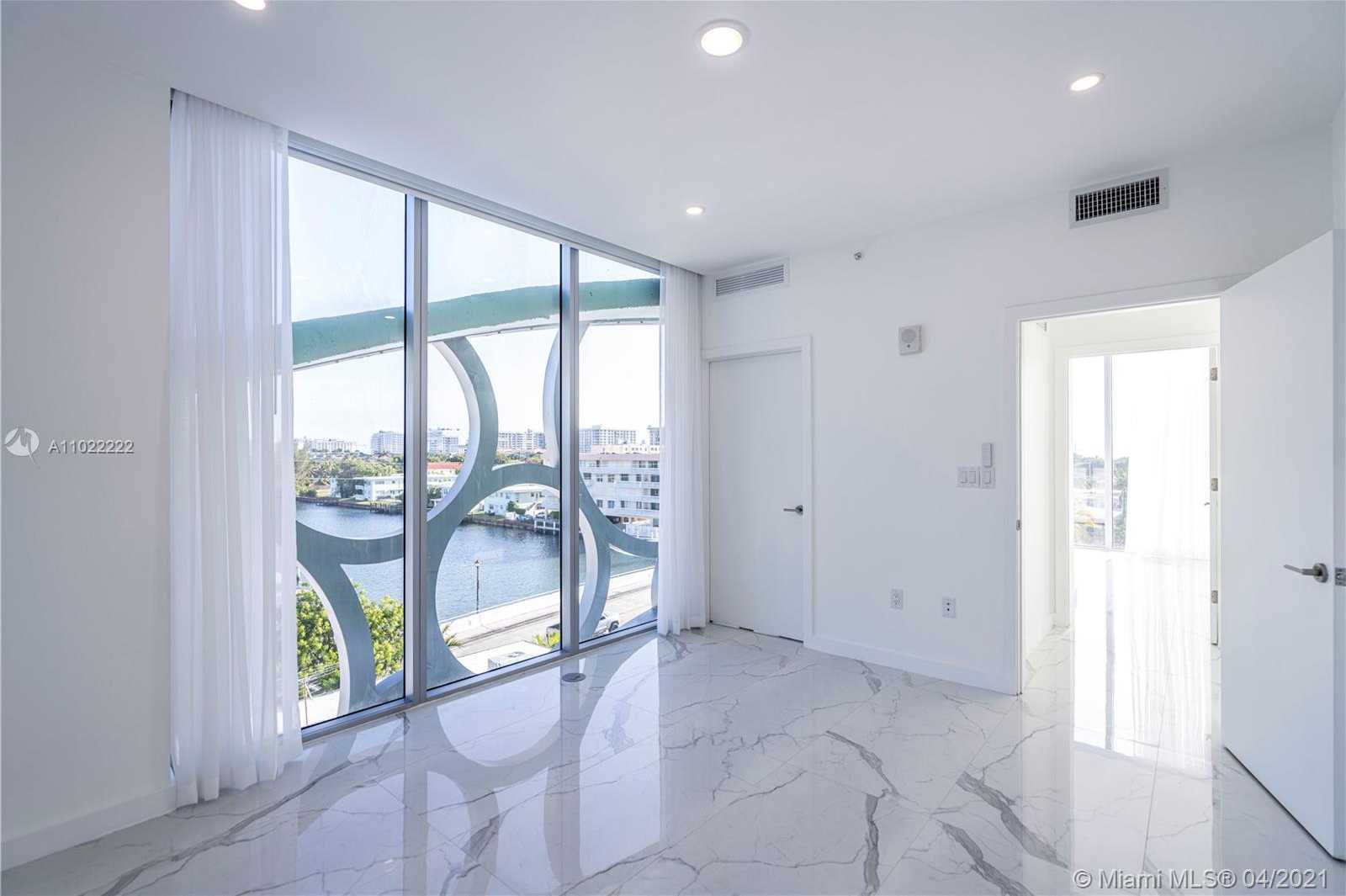 Small Image of 8425 CRESPI BLVD #PH 502, Miami Beach Number 21