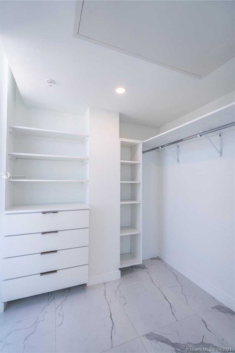 Small Image of 8425 CRESPI BLVD #PH 502, Miami Beach Number 22