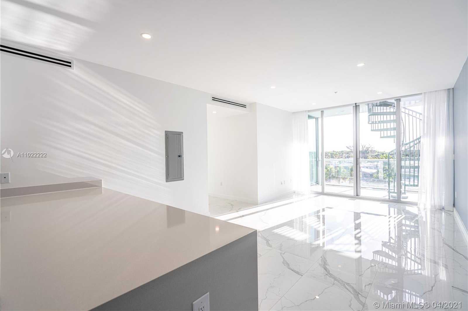 Small Image of 8425 CRESPI BLVD #PH 502, Miami Beach Number 5