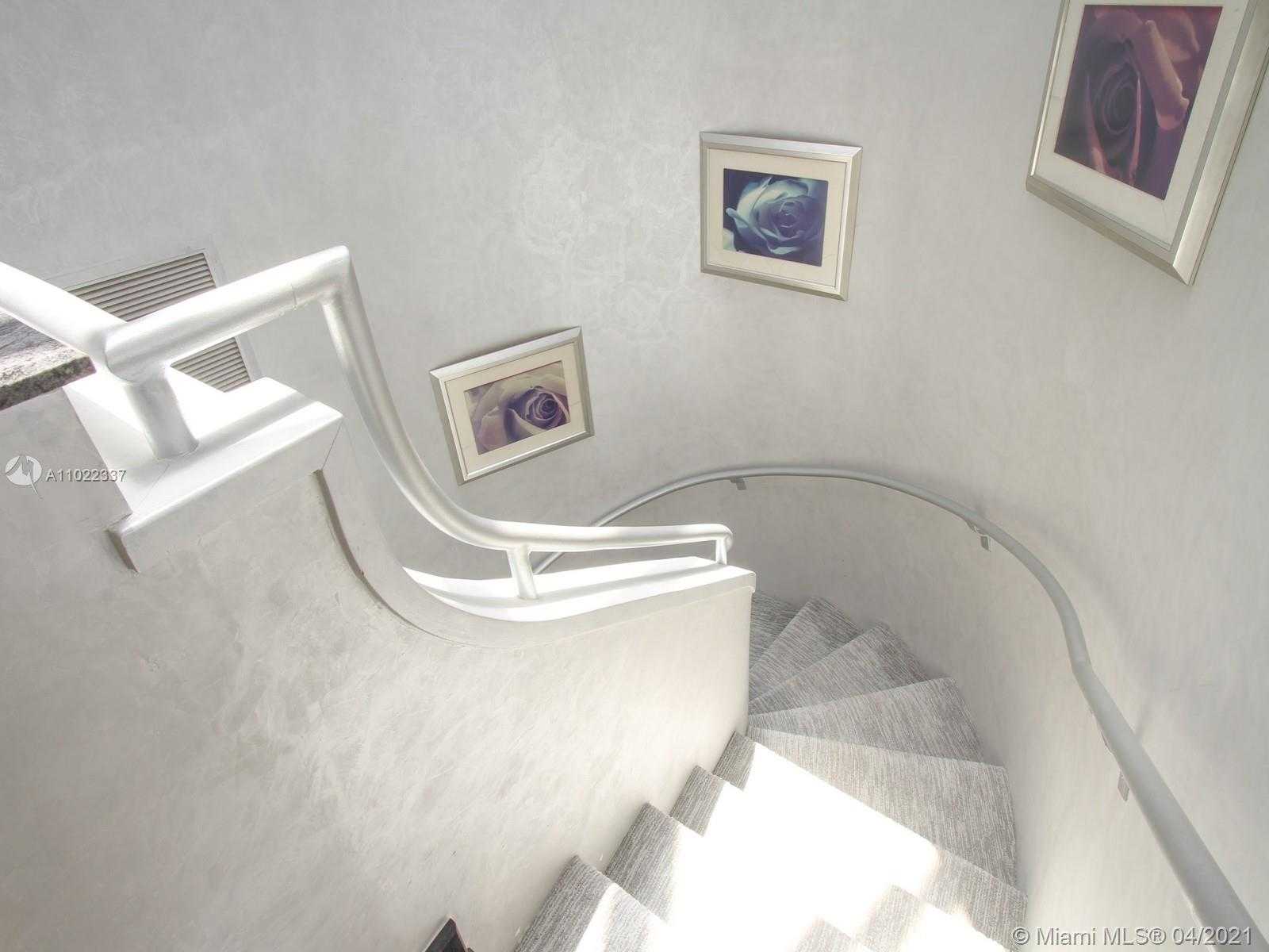 Small Image of 2000 ISLAND BLVD #PH 7, Aventura Number 15