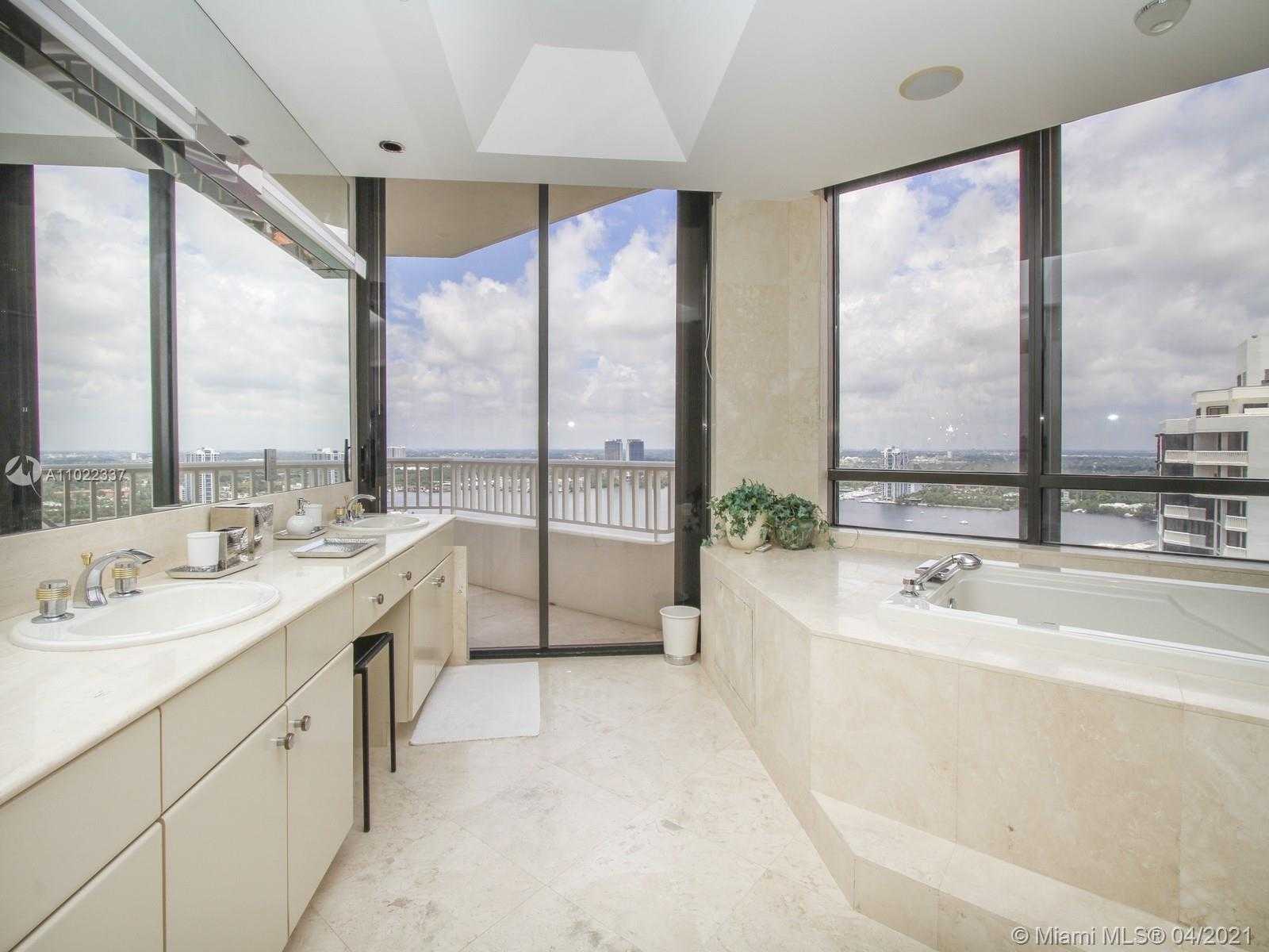 Small Image of 2000 ISLAND BLVD #PH 7, Aventura Number 24