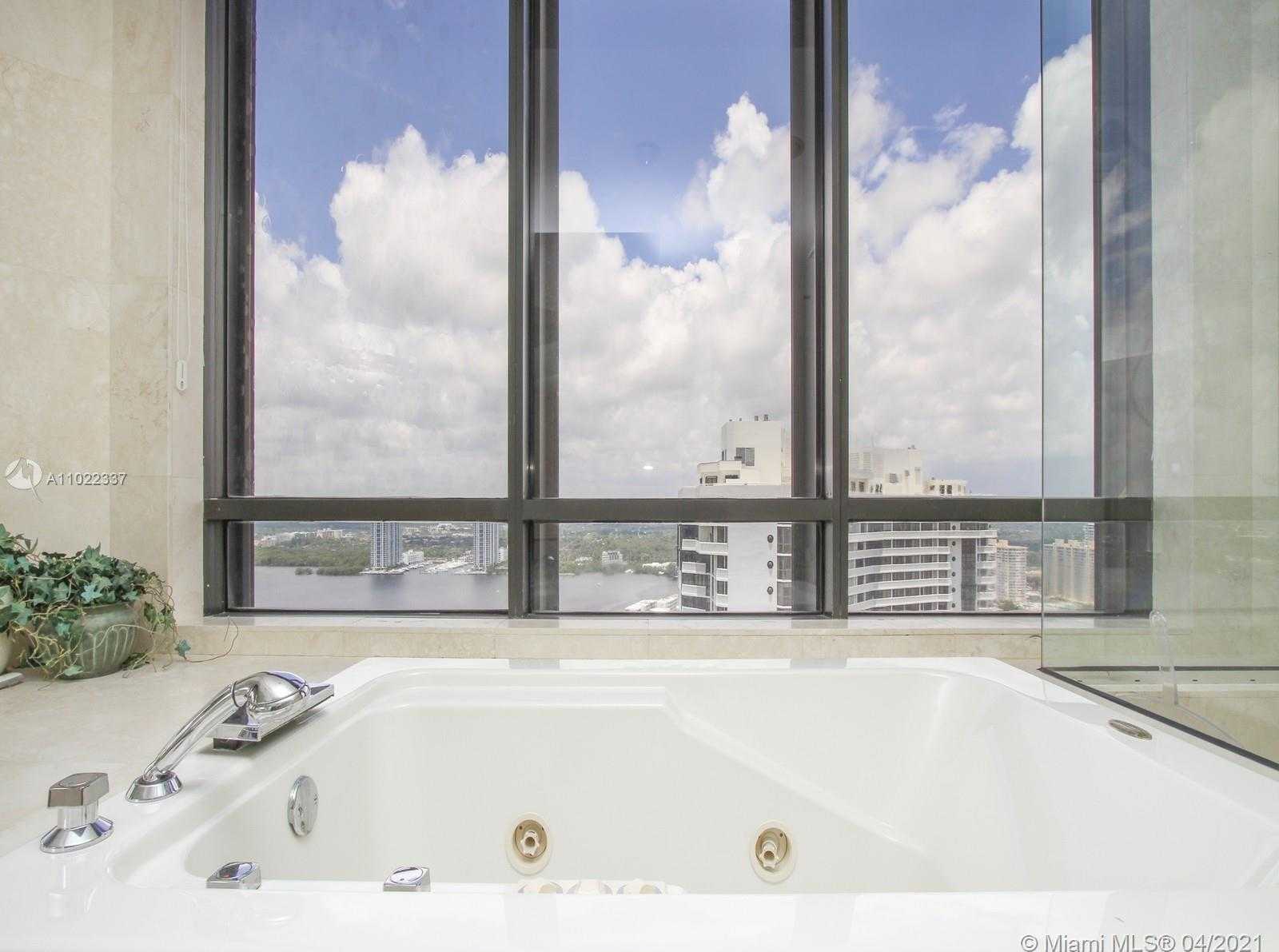 Small Image of 2000 ISLAND BLVD #PH 7, Aventura Number 35